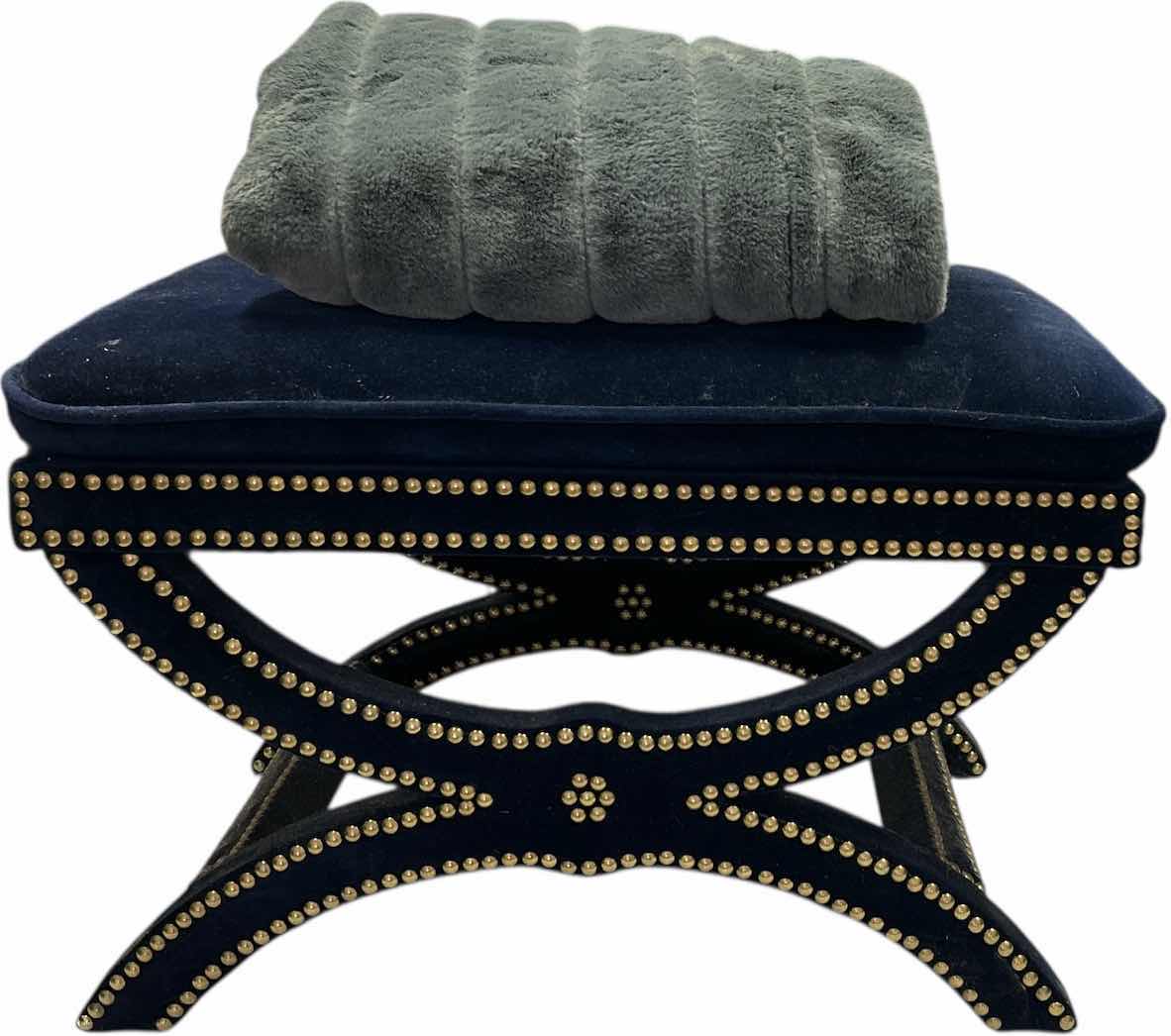 Photo 1 of FRONTGATE NAVY BLUE SMALL BENCH SEAT AND THROW BLANKET 27“ x 19“ x H19“