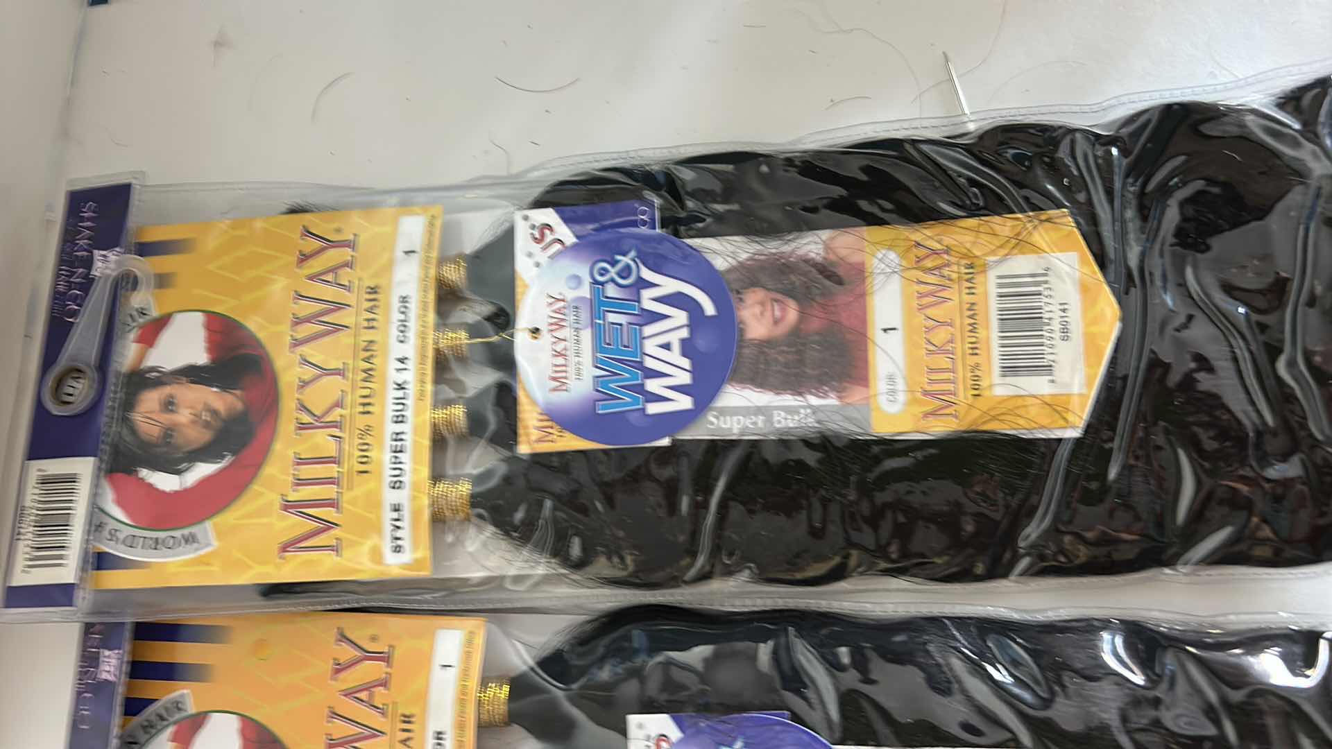 Photo 1 of WOMENS 4  NEW PACKAGES HUMAN HAIR EXTENSIONS