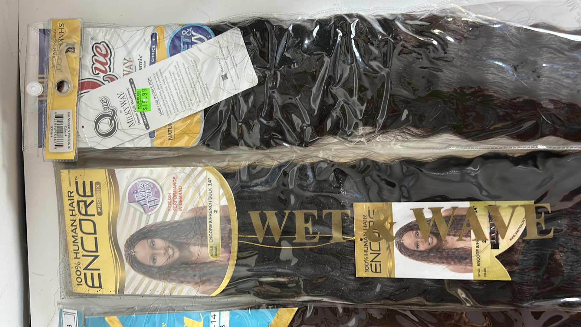 Photo 1 of WOMENS 4  NEW PACKAGES HUMAN HAIR EXTENSIONS