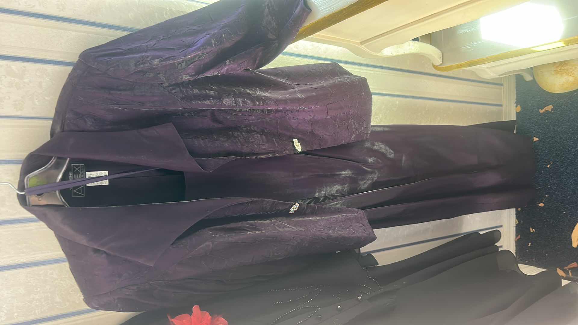 Photo 1 of WOMENS 4 PC PLUS SIZE CLOTHING