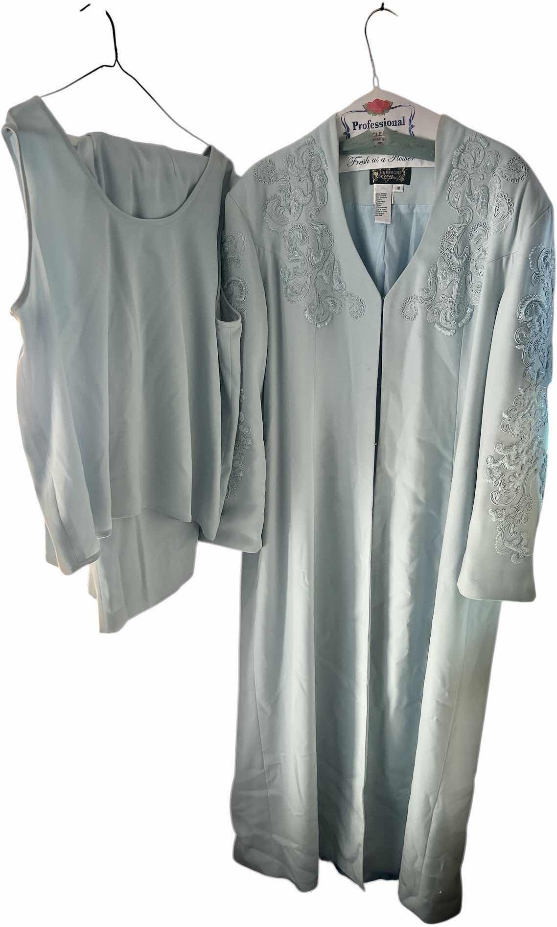 Photo 1 of WOMENS 3PC PLUS SIZE CLOTHING
