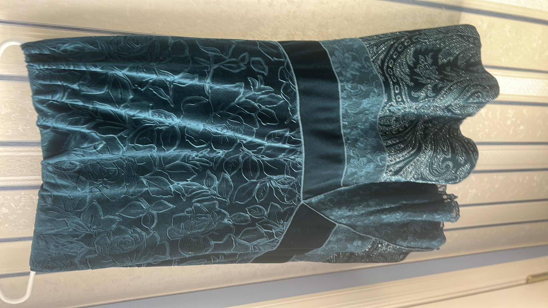 Photo 1 of WOMENS 2X PLUS SIZE SKIRT, NEW WITH TAGS