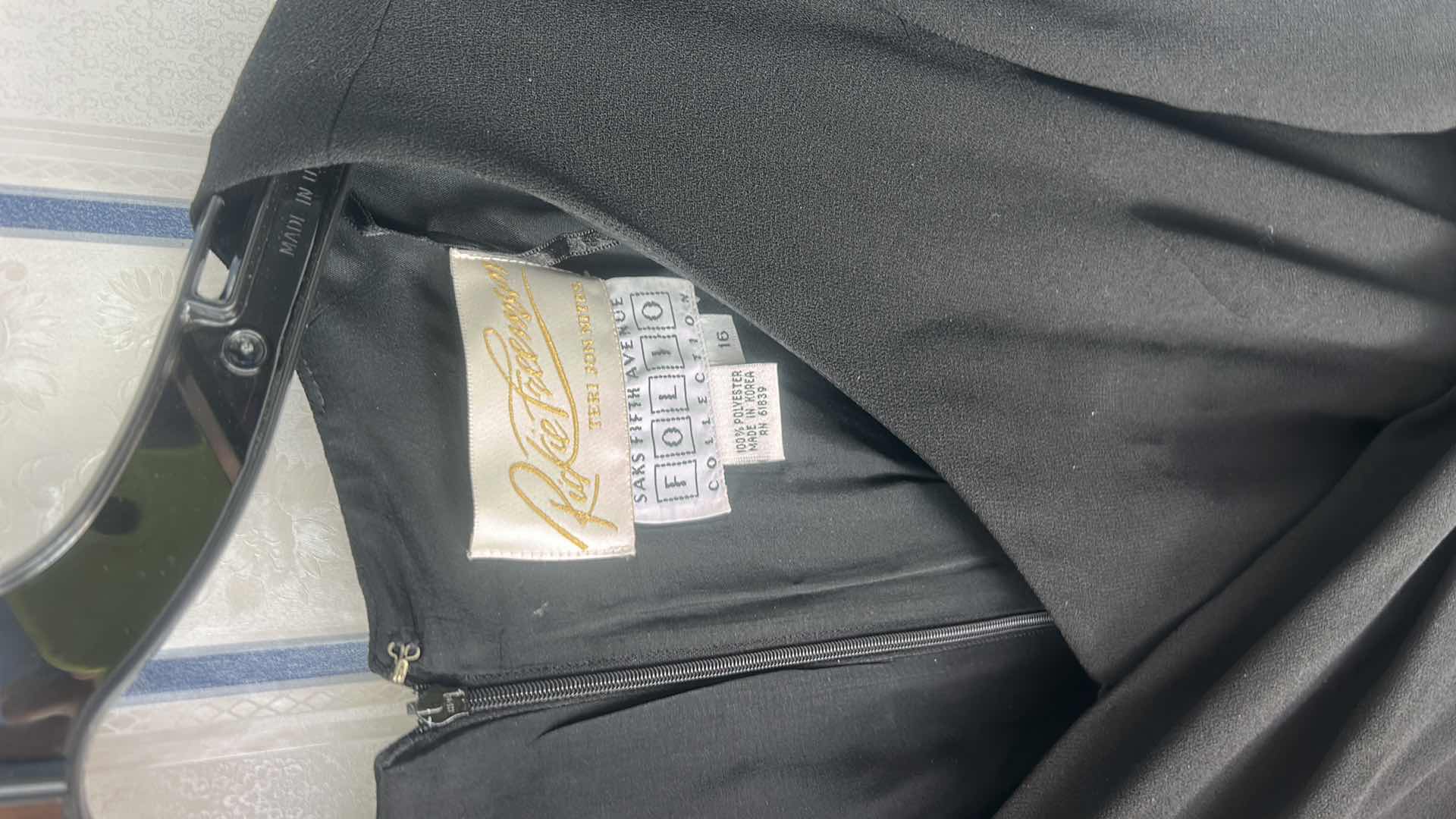 Photo 1 of WOMENS 2 PC PLUS SIZE CLOTHING