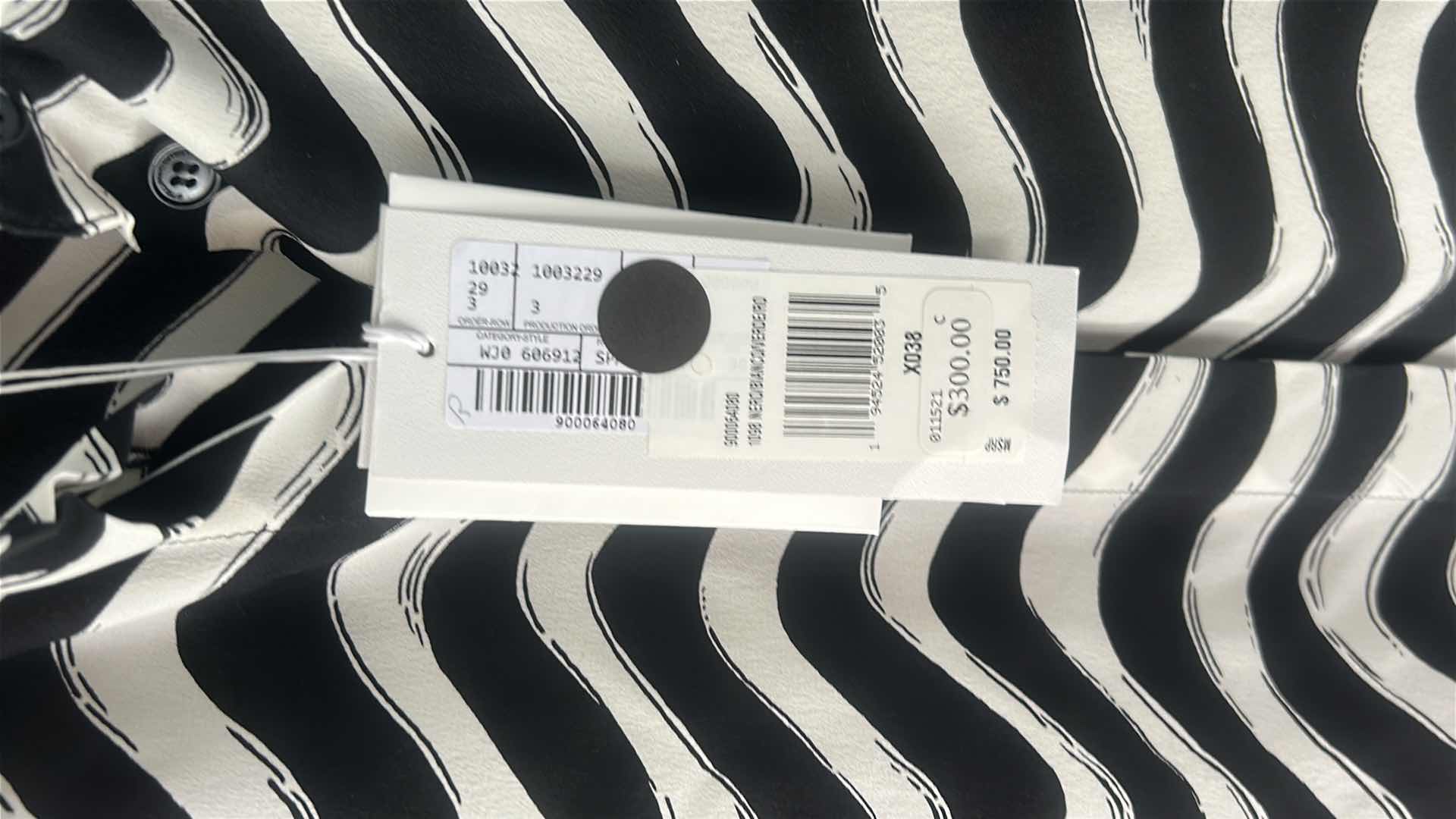 Photo 1 of WOMENS NWT DESIGNER BLOUSE SIZE SMALL