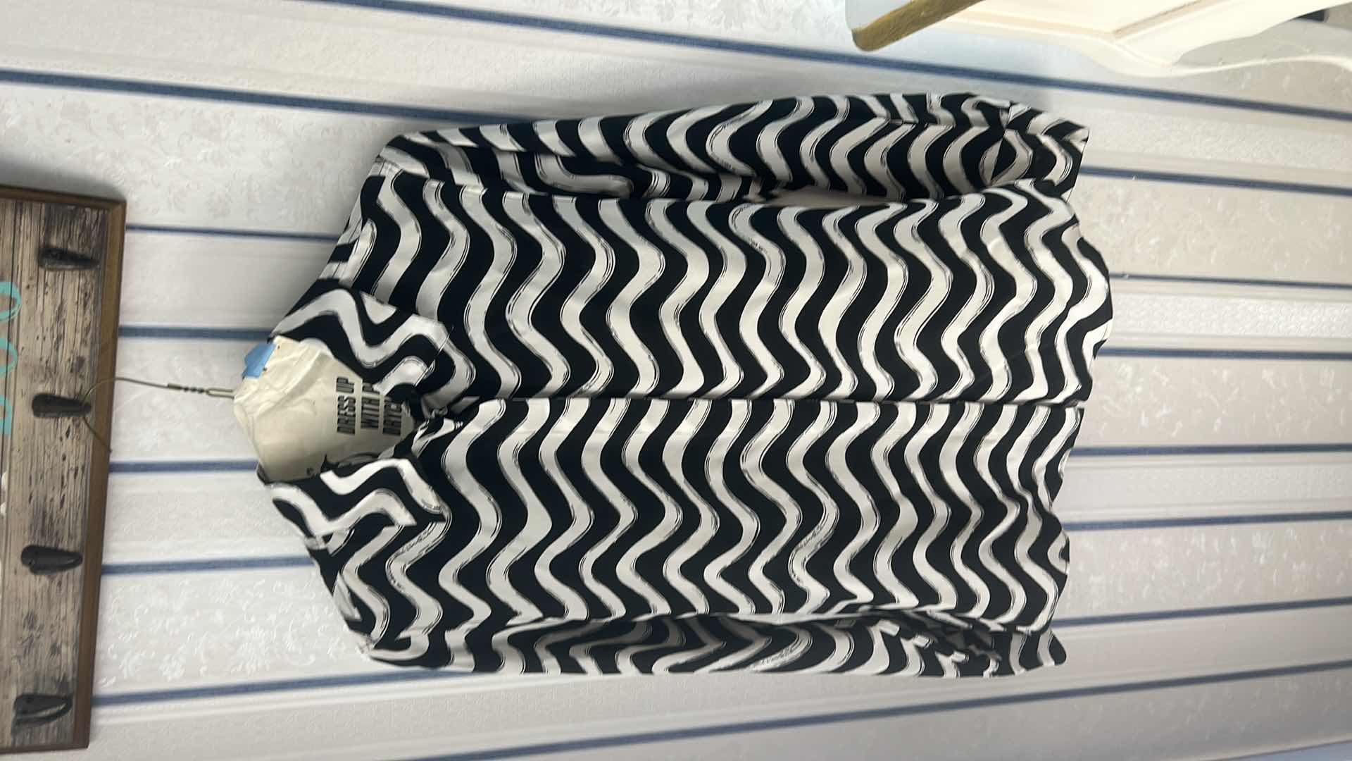 Photo 1 of WOMENS NWT DESIGNER BLOUSE SIZE SMALL