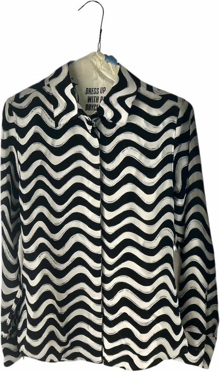 Photo 1 of WOMENS NWT DESIGNER BLOUSE SIZE SMALL
