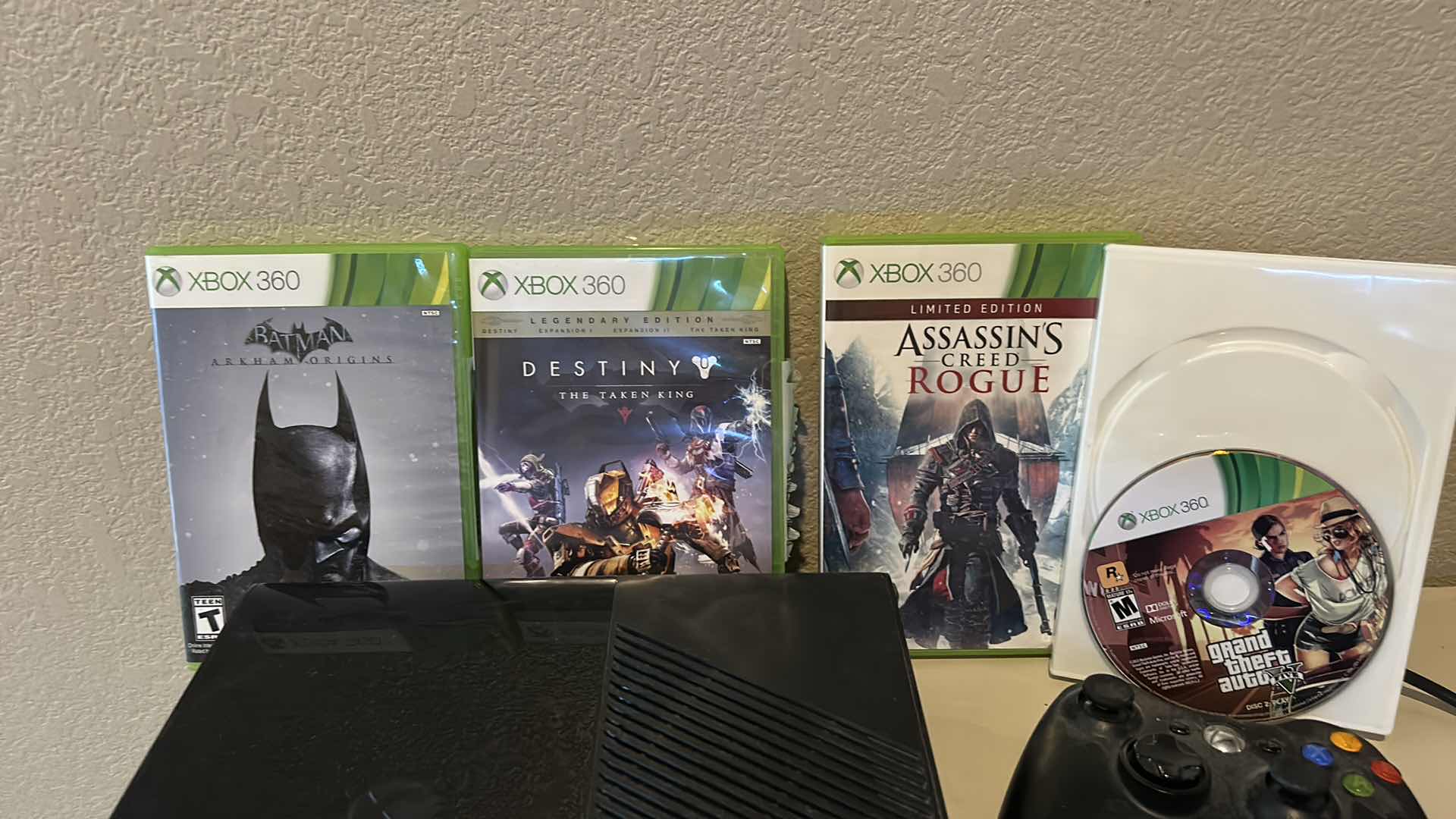 Photo 1 of XBox 360 GAMING SYSTEM