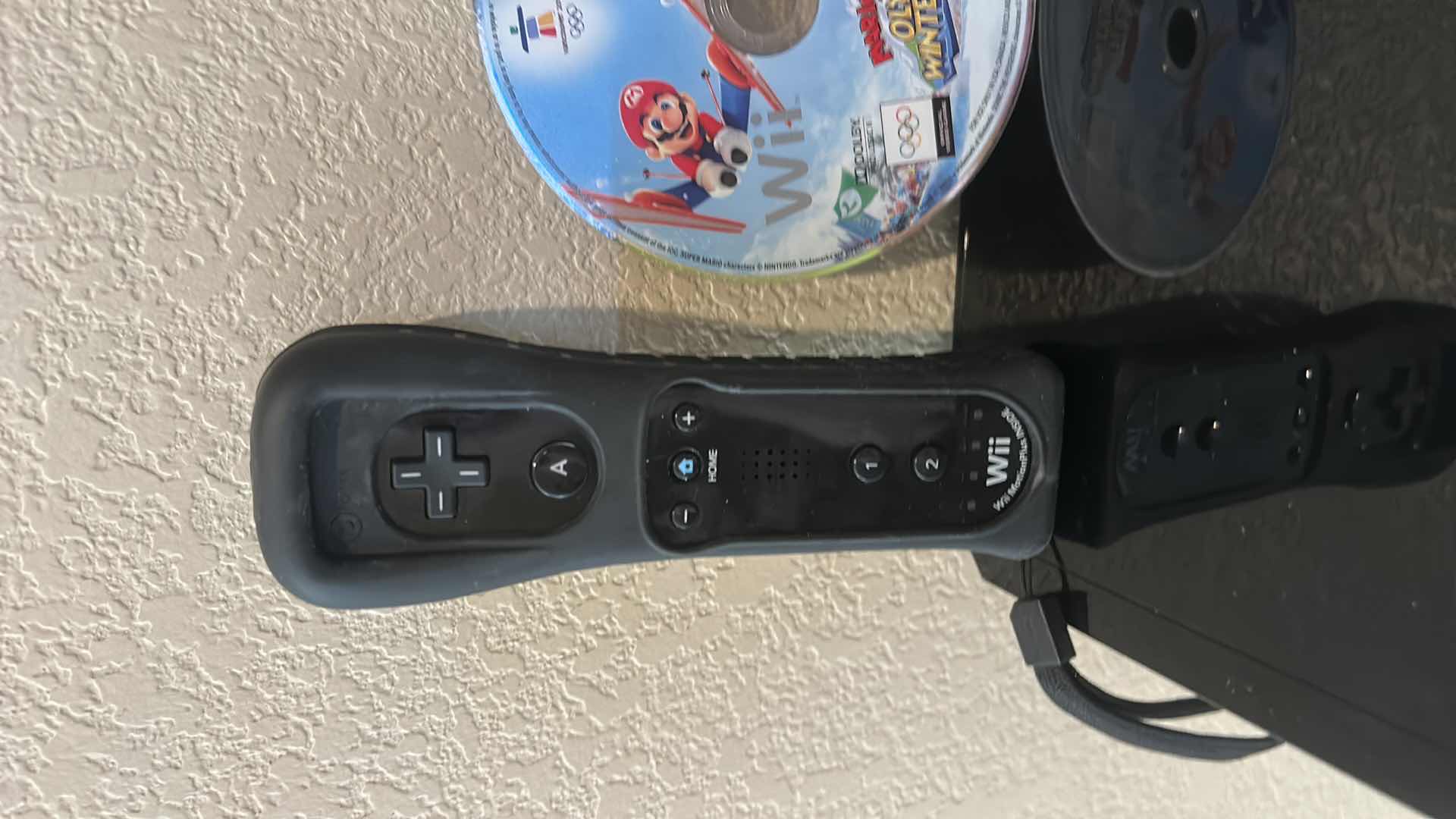 Photo 1 of Wii GAMING SYSTEM