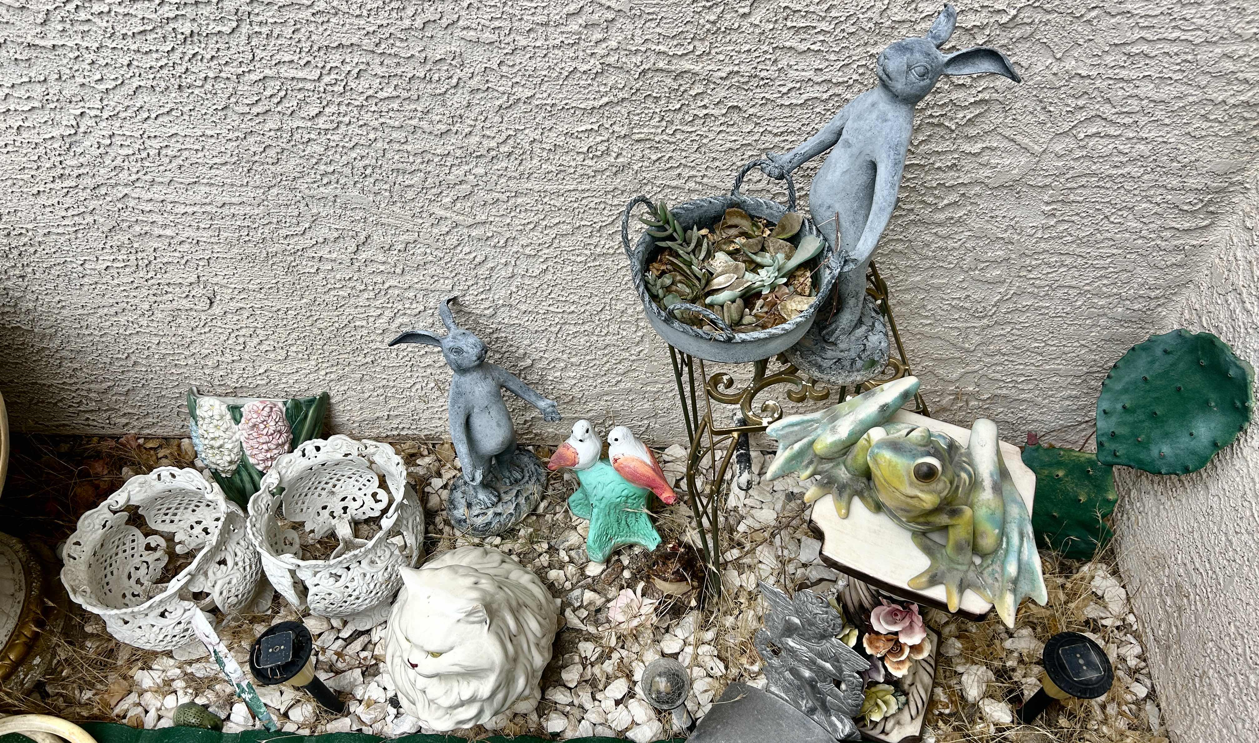 Photo 1 of OUTDOOR DECOR