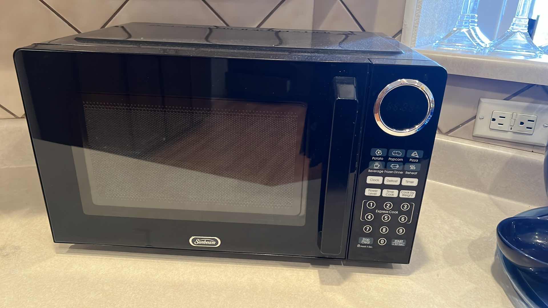 Photo 1 of SUNBEAM BLACK MICROWAVE