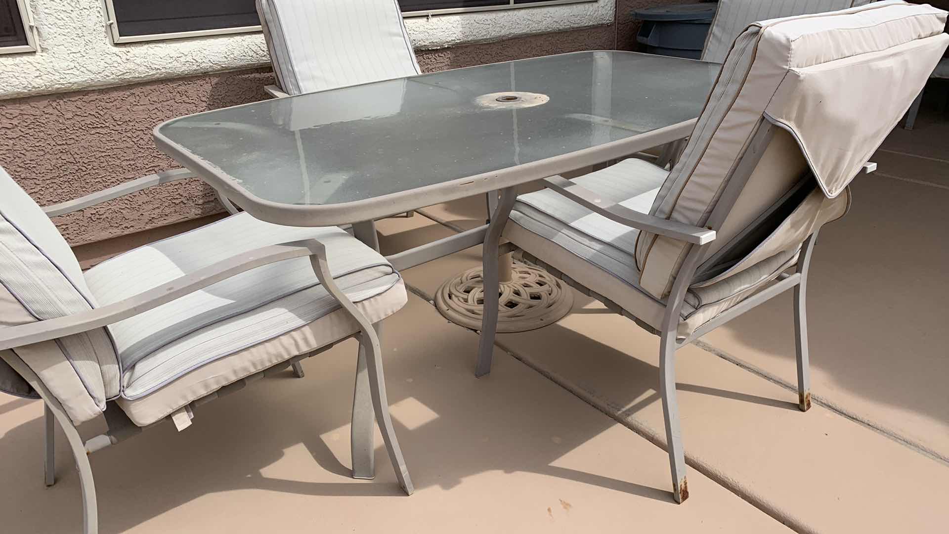 Photo 3 of 5 PC GREY ALUMINUM PATIO TABLE W 4 CHAIRS