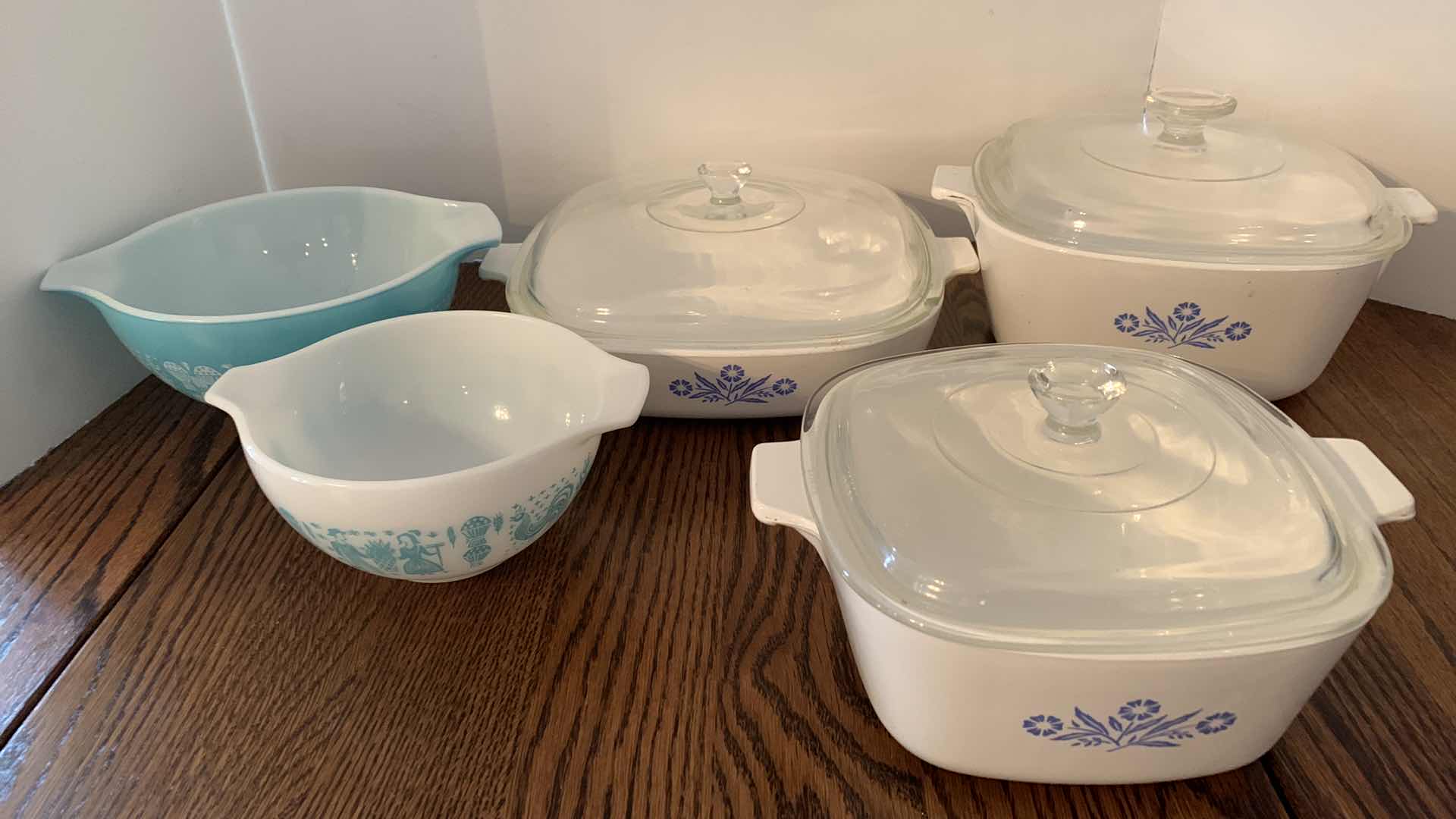 Photo 1 of 3- VINTAGE CORNING WARE BLUE SUNFLOWER CASSEROLE DISHES W LIDS,  2 VINTAGE PYREX BOWLS