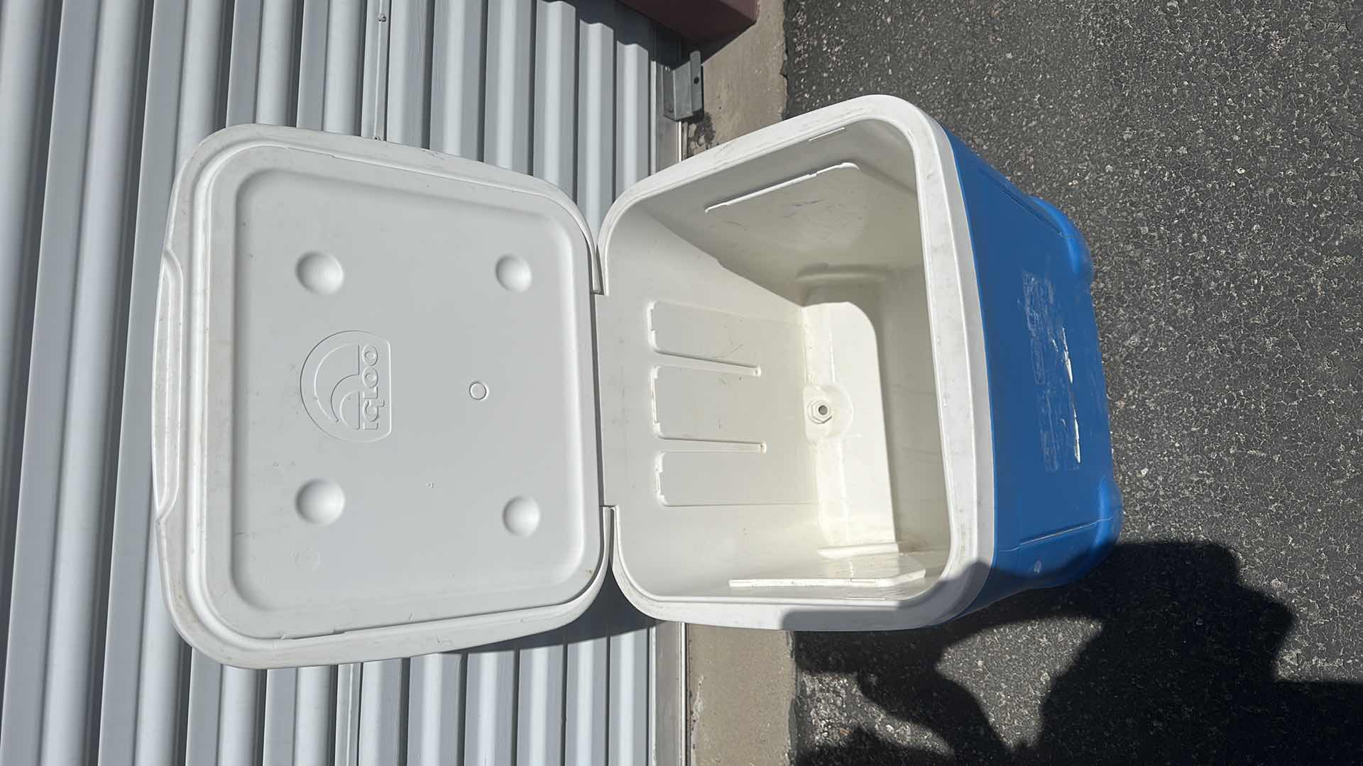 Photo 2 of IGLOO COOLER USED