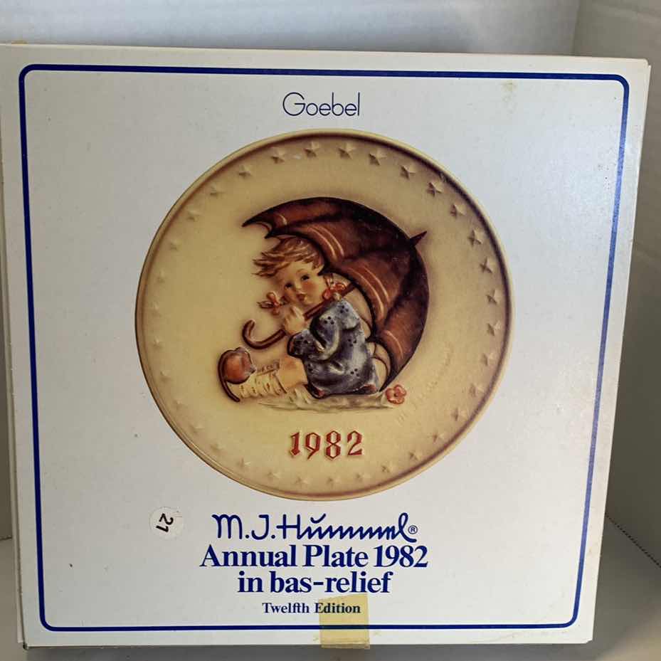 Photo 1 of M. J. HUMMEL GOEBEL 1982 ANNUAL PLATE