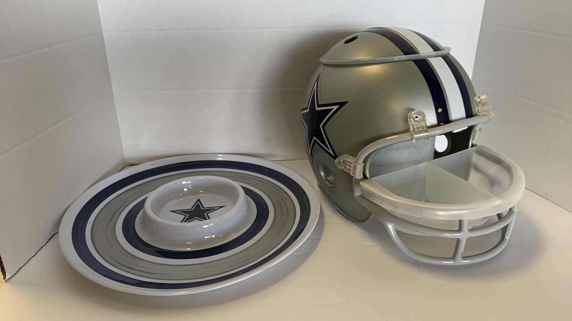 Photo 1 of DALLAS COWBOYS CHIP AND DIP SET & SNACK HELMET