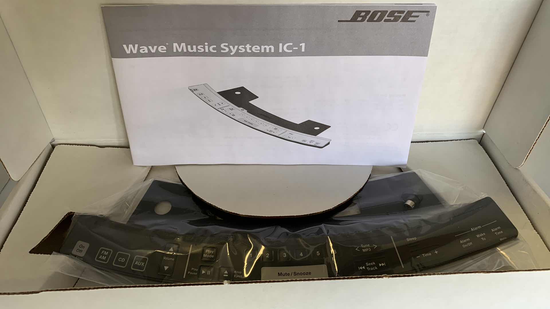 Photo 1 of BOSE WAVE MUSIC SYSTEM IC-1