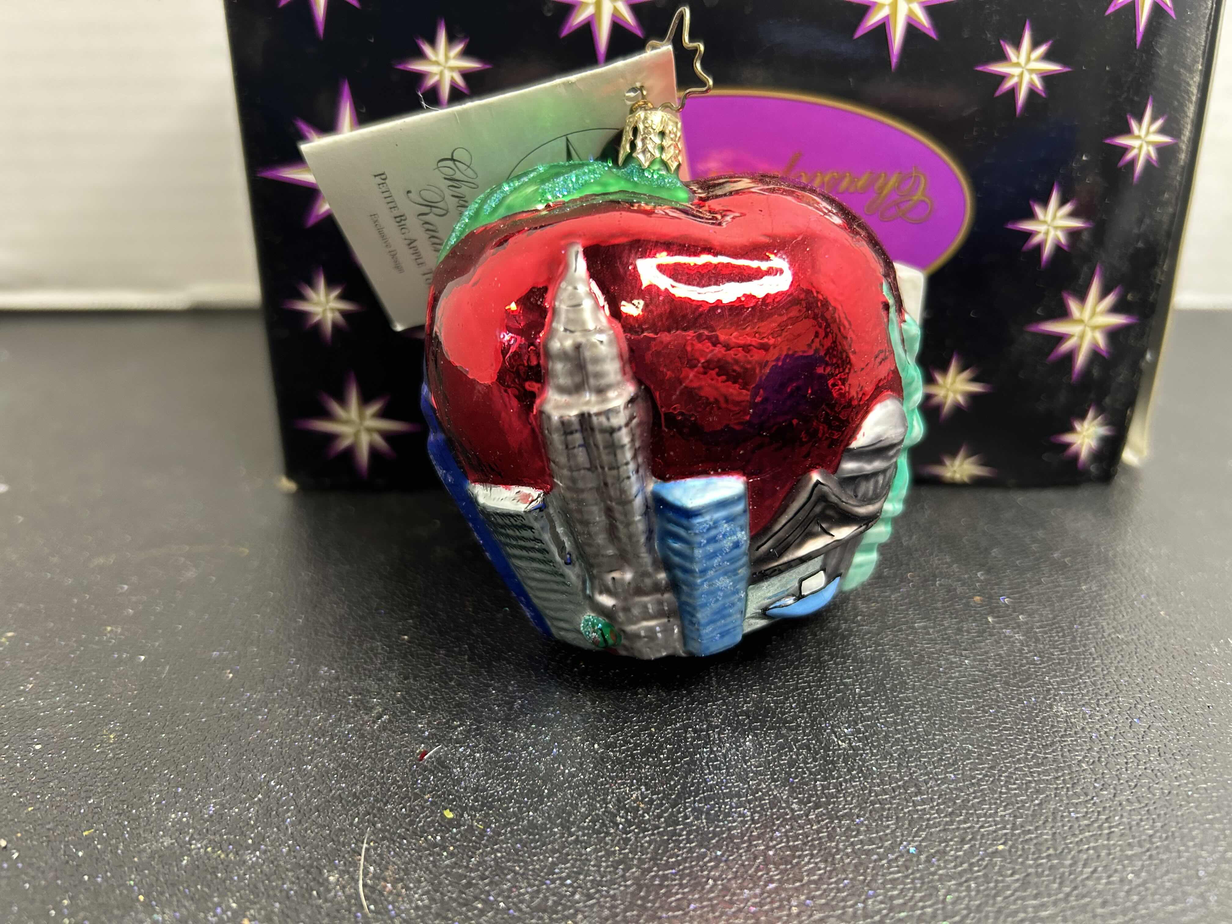 Photo 1 of NIB CHRISTOPHER RADKO "BIG APPLE TOUR" GLASS CHRISTMAS ORNAMENT

