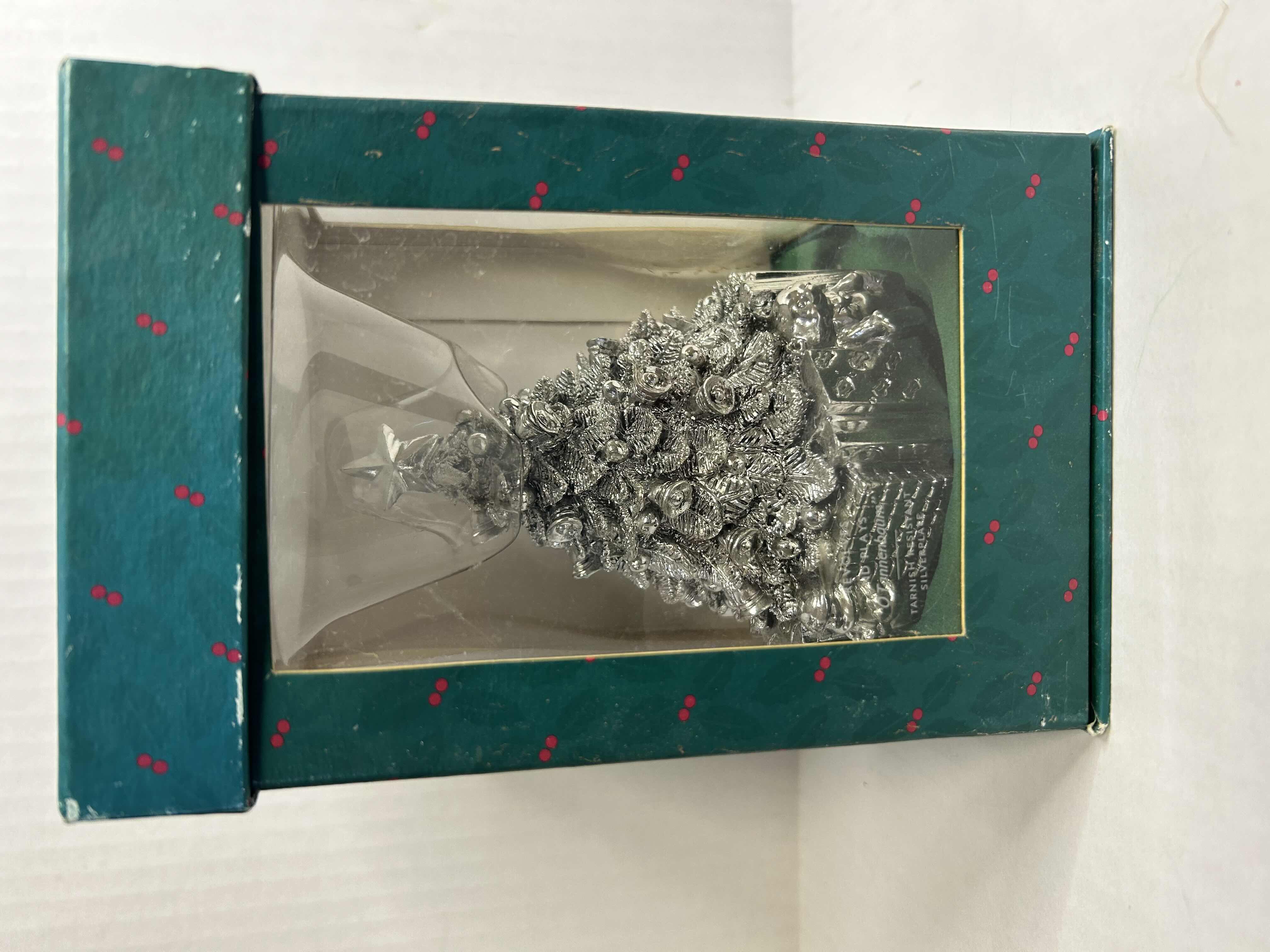 Photo 4 of NIB REED & BARTON MD ANDERSON SILVER PLATE CHRISTMAS TREE DECORATION 3.5"

