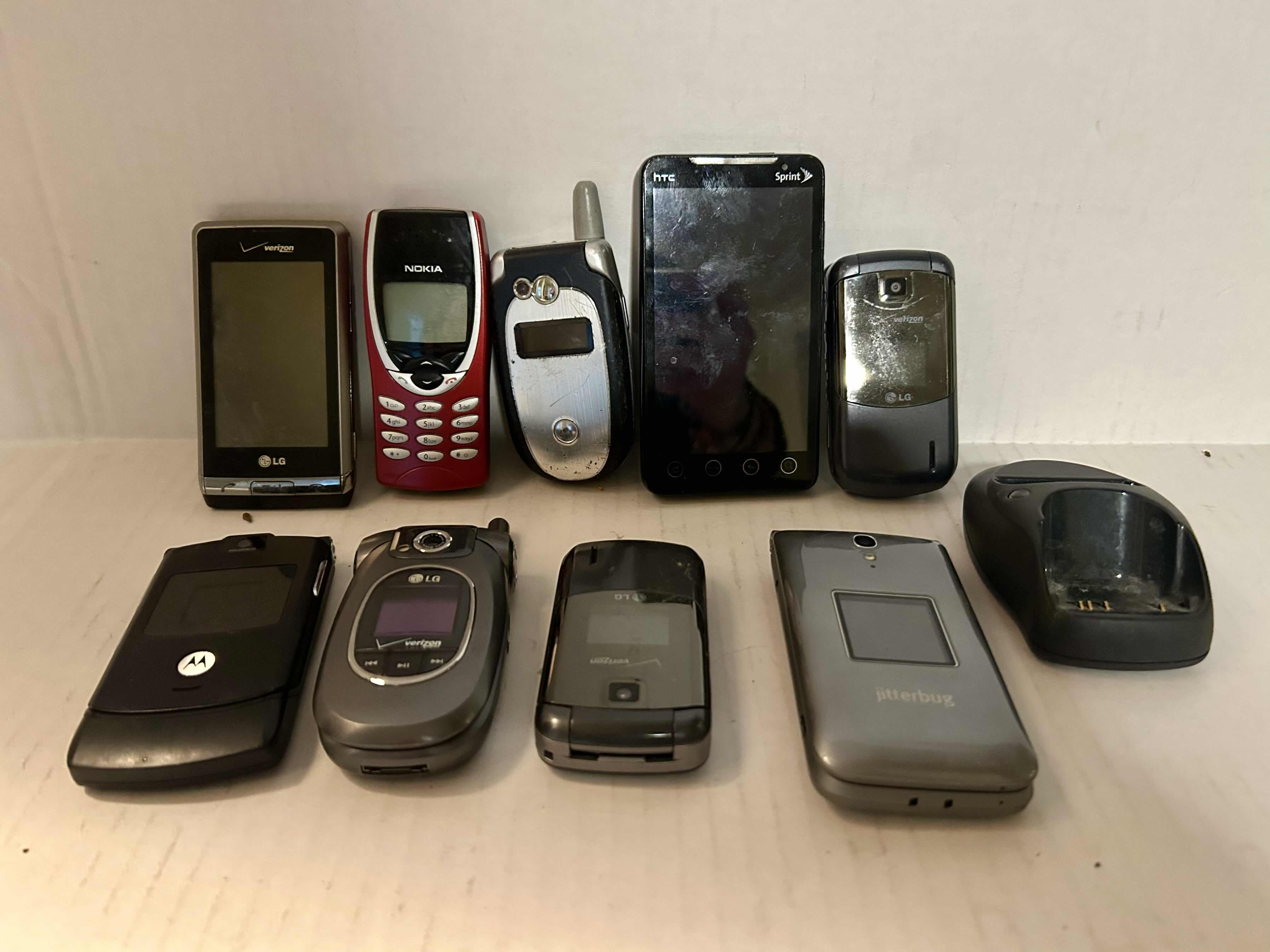 Photo 1 of 9 CELLPHONES, MOSTLY FLIP PHONES