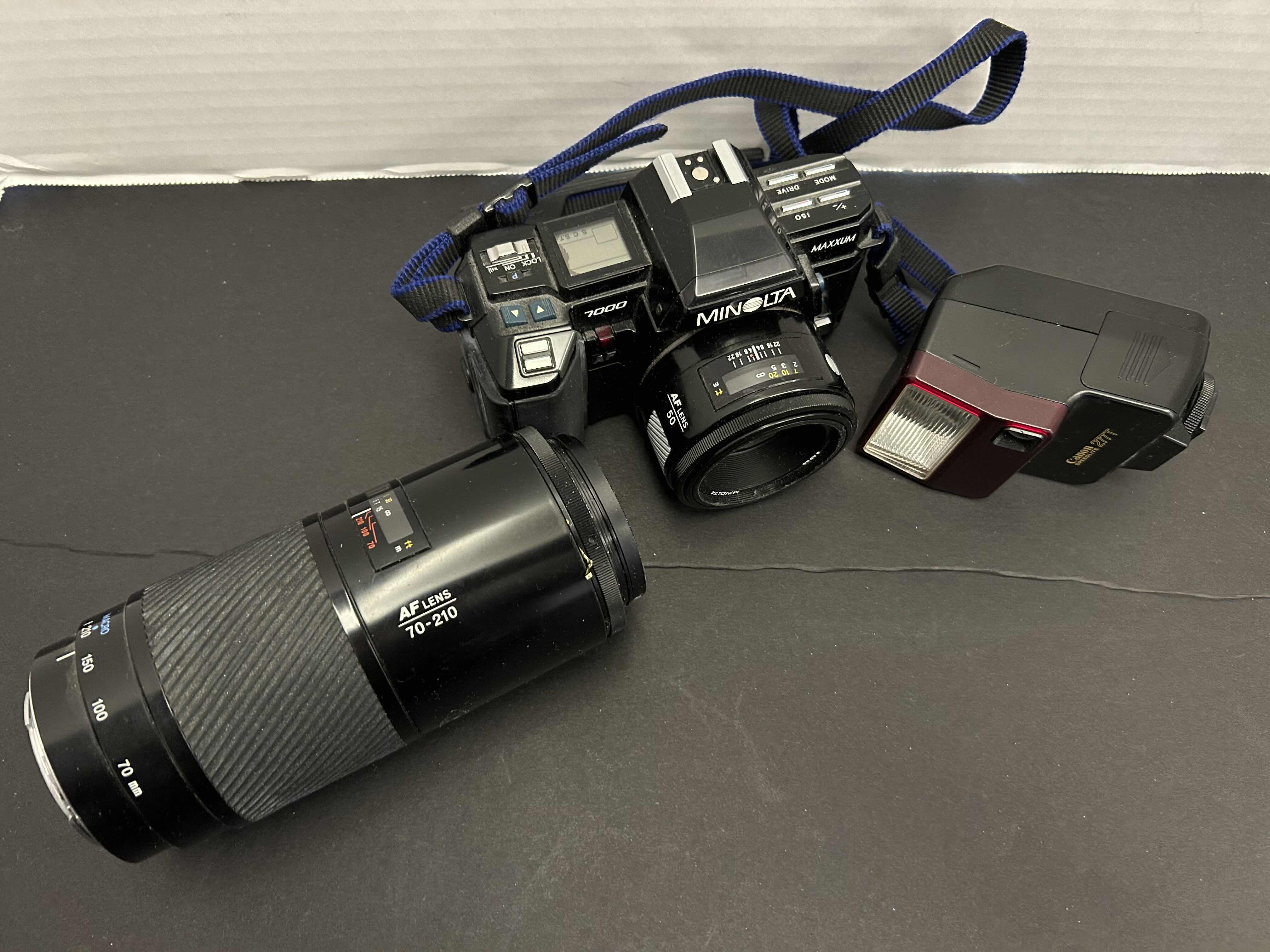 Photo 1 of MINOLTA 7000 with BAG, FLASH AND ONE ADDITIONAL LENS