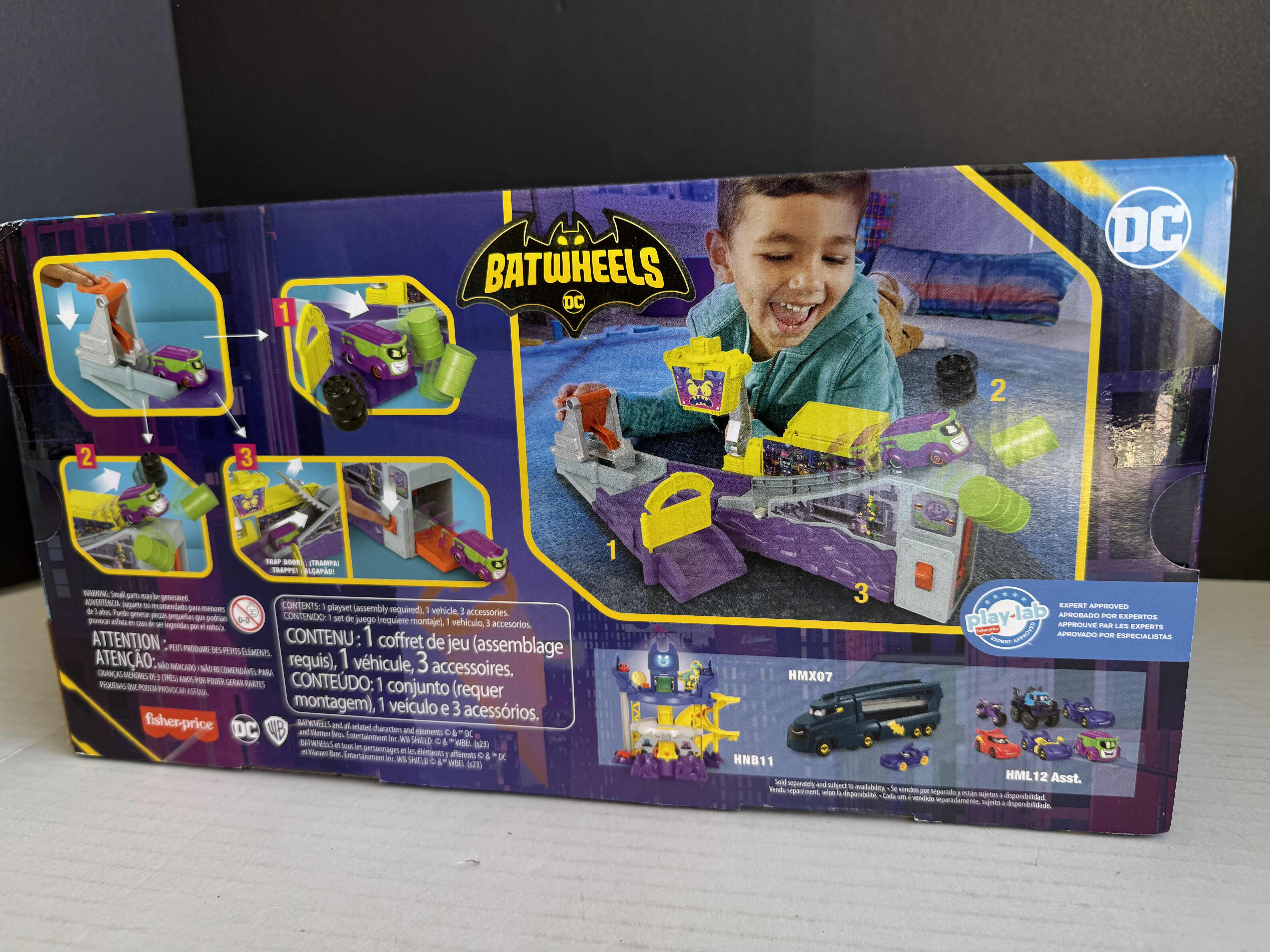 Photo 2 of BRAND NEW FISHER-PRICE DC BATWHEELS PLAYSET WITH CAR RAMP AND LAUNCHER