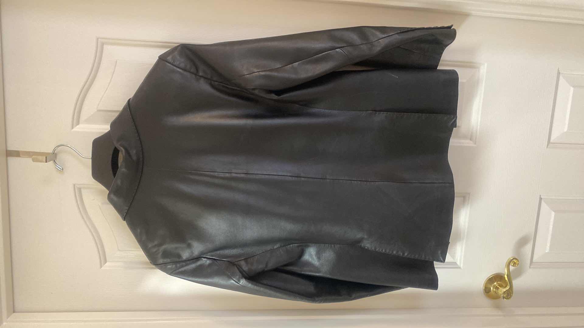 Photo 3 of LADIES SIZE MEDIUM VAKO SPORT LEATHER JACKET