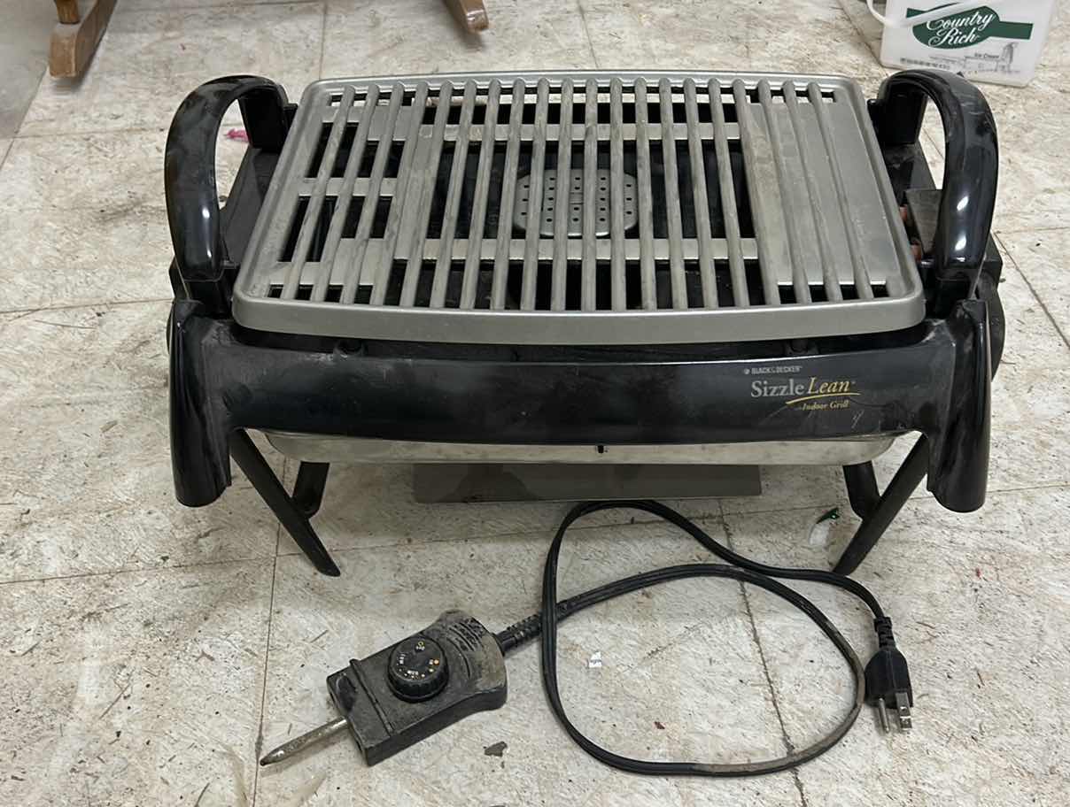 Photo 4 of BLACK AND DECKER INDOOR GRILL