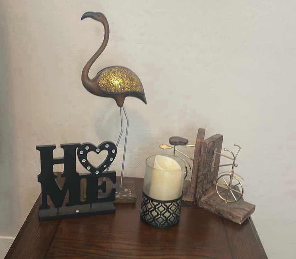 Photo 1 of HOME DECOR ITEMS-BOOK ENDS BIRD CANDLE