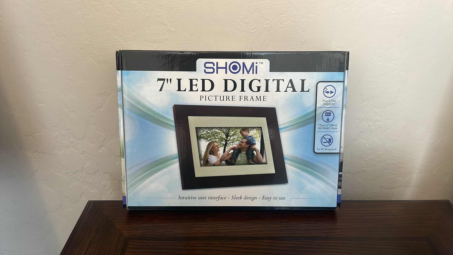 Photo 2 of SHOMI 7” DIGITAL PICTURE FRAME NEW IN BOX