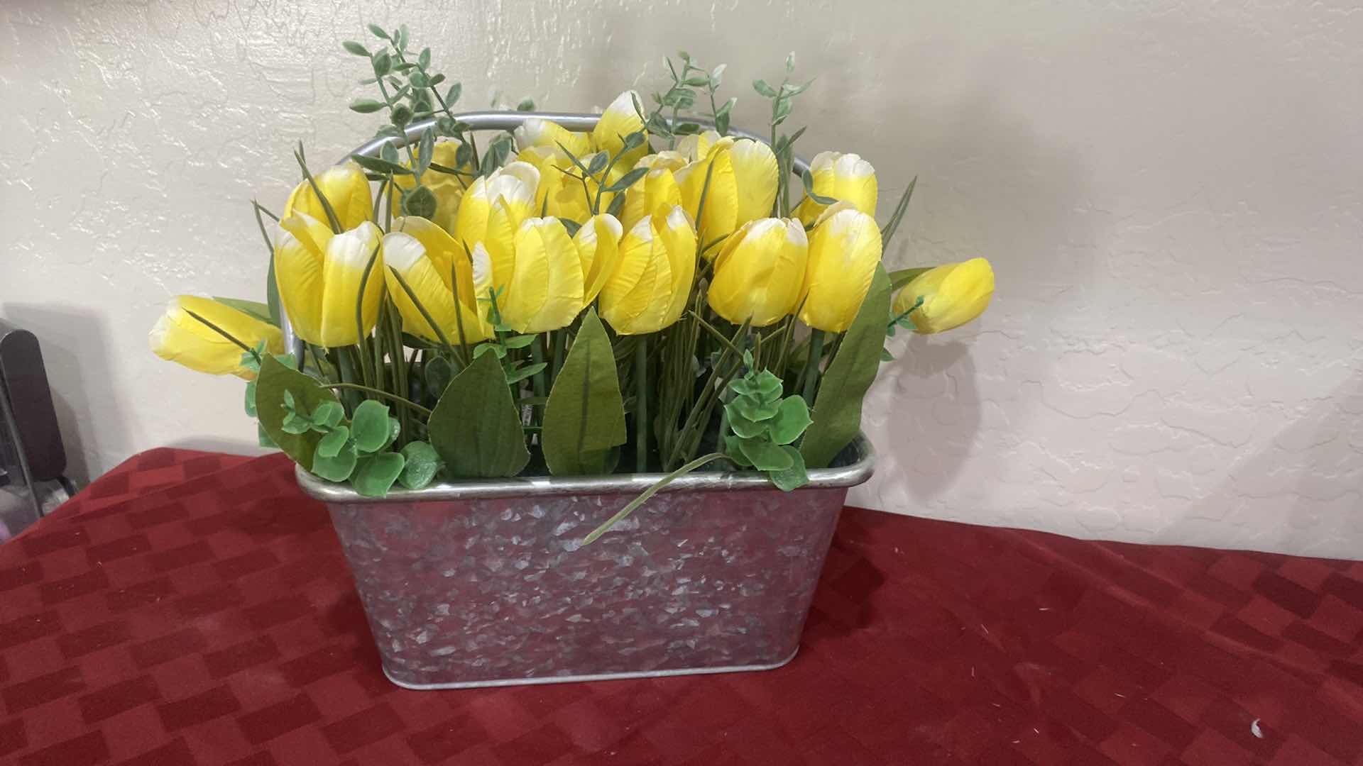 Photo 3 of TULIPS FAUX FLORAL 13” x 12” & LEMONS ALUMINUM SIGN 14 1/2“x 10 3/4”