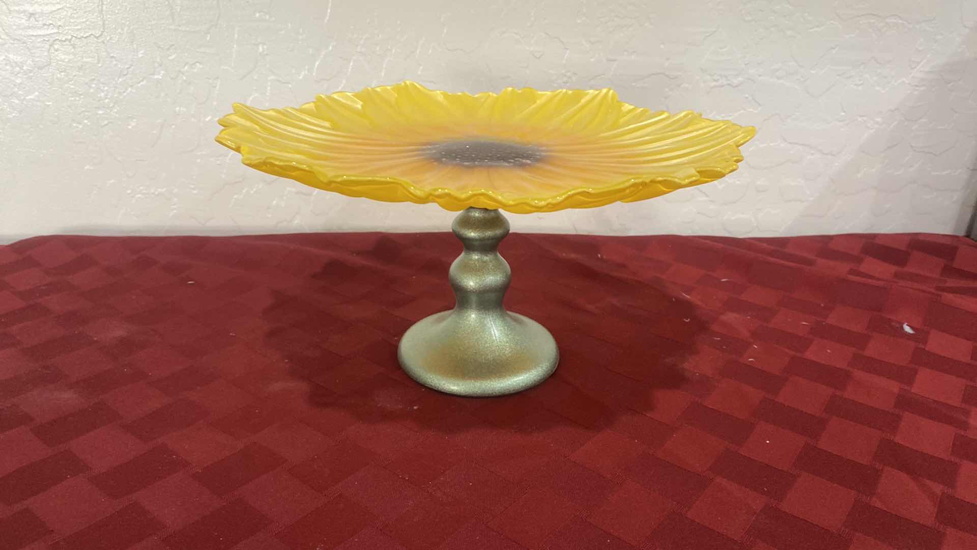 Photo 2 of SUNFLOWER CAKESTAND