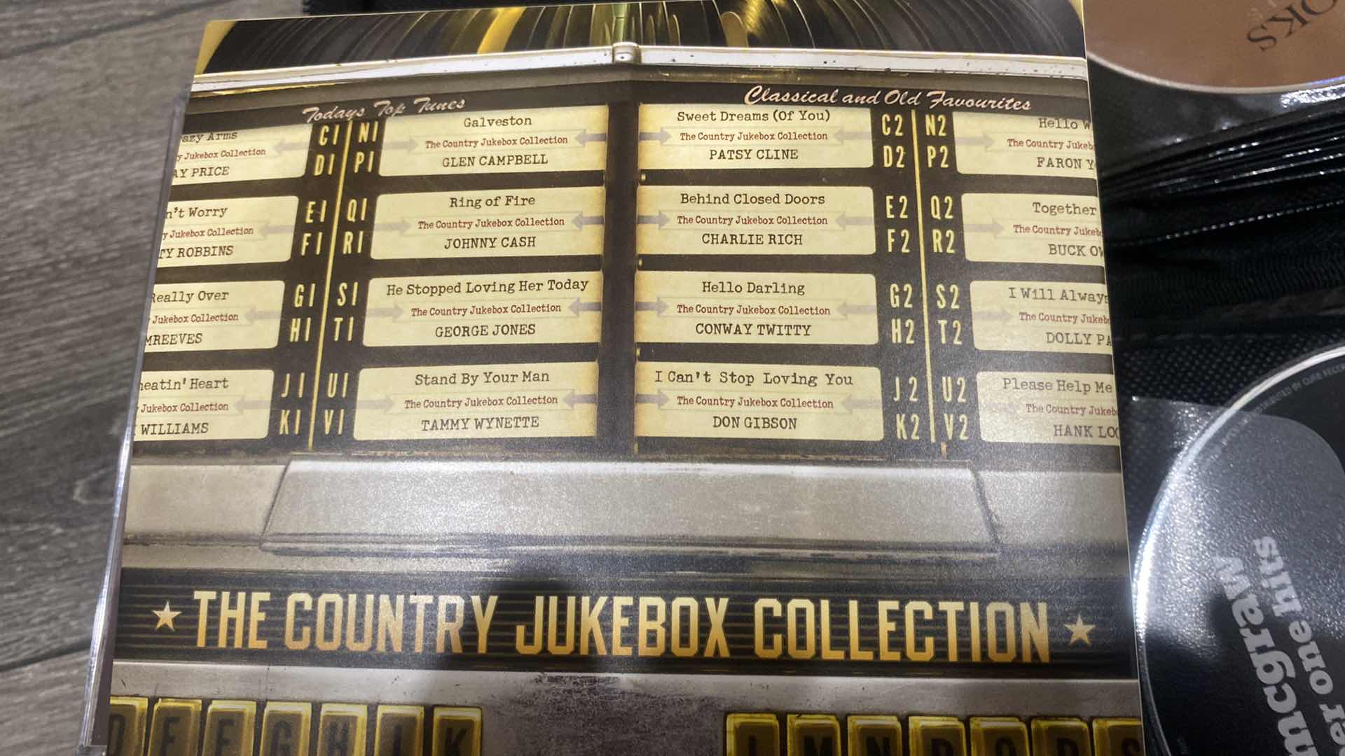 Photo 2 of COUNTRY CDS COLLECTION