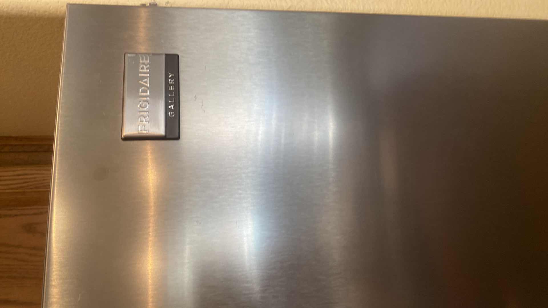 Photo 4 of FRIGIDAIRE GALLERY STAINLESS STEEL REFRIGERATOR WITH ICE MAKER 35” x 33” H 69 7/8”