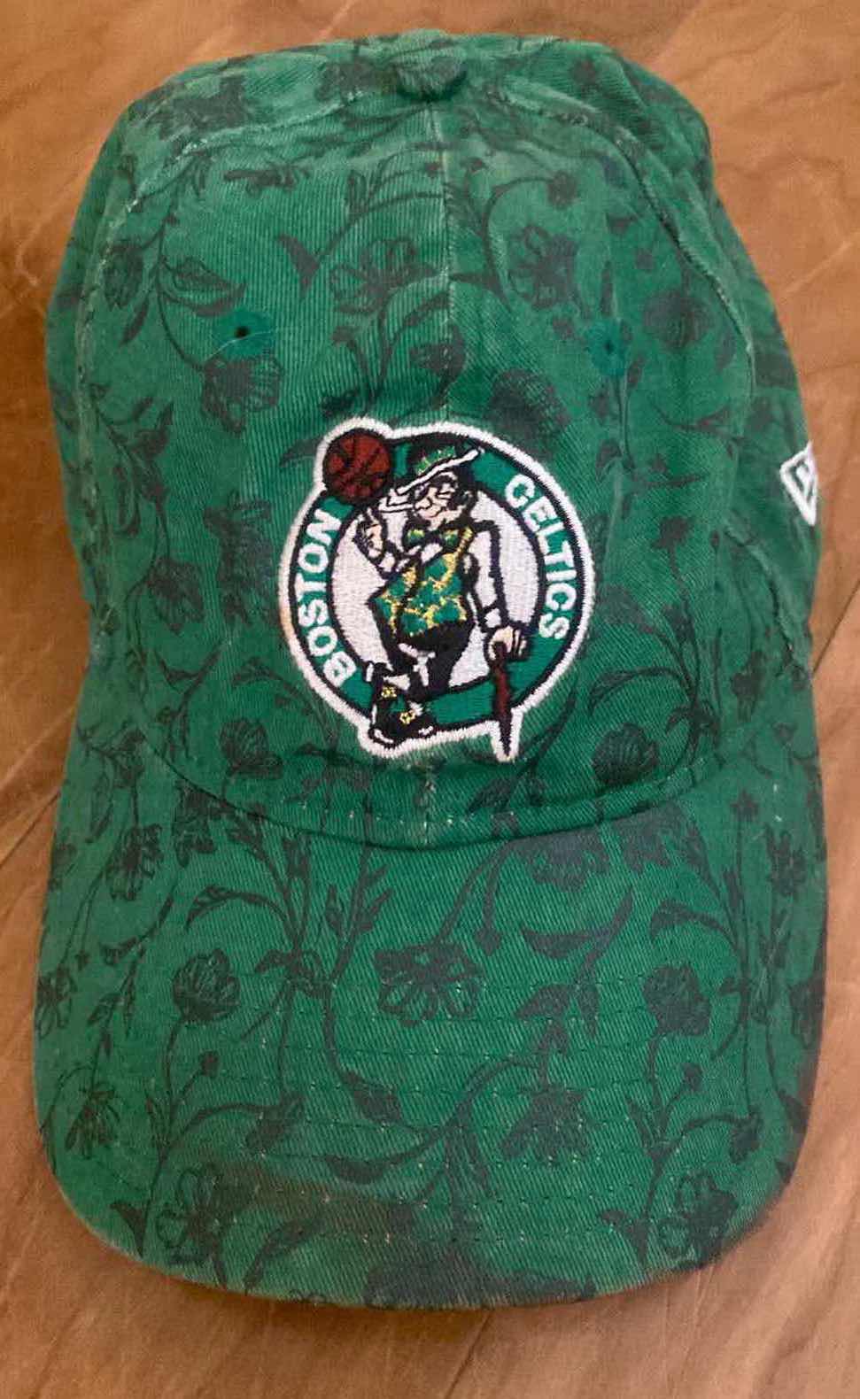 Photo 1 of WOMENS ADJUSTABLE OFFICIAL NBA BOSTON CELTICS BASKETBALL CAP