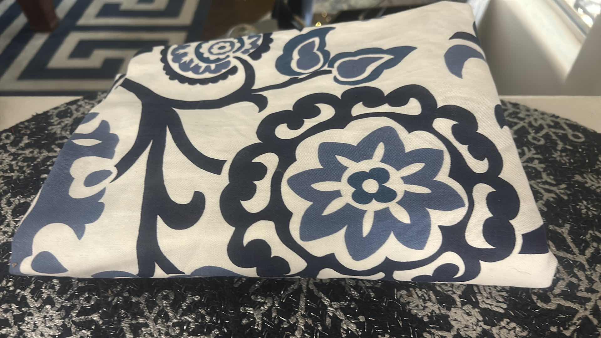 Photo 1 of HOME DECOR AND ACCESSORIES- BLUE AND WHITE VASE, WAX MELT, CANDLE HOLDER, 4 PLACEMATS AND TABLE CLOTH