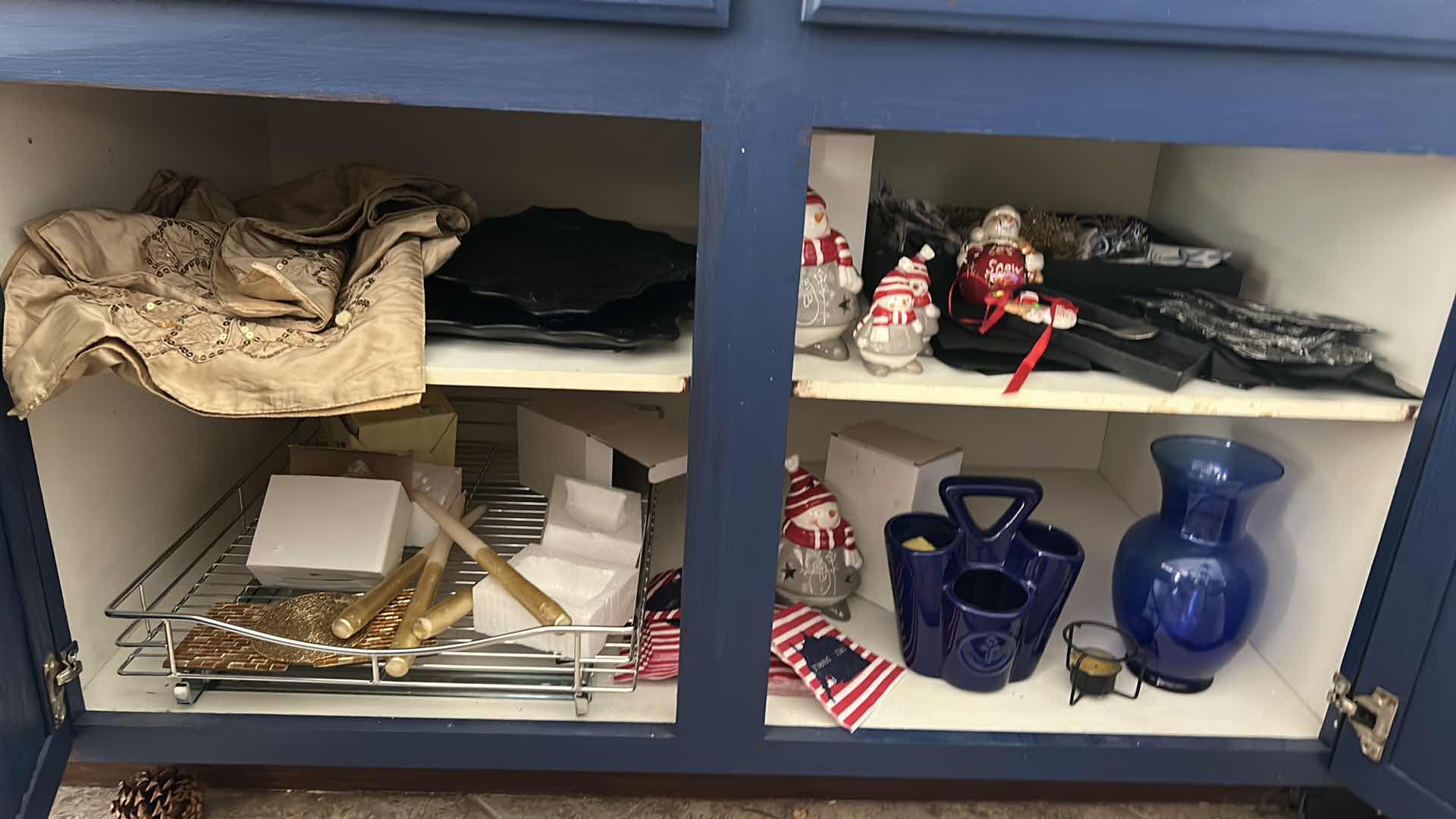 Photo 1 of CONTENTS OF CABINET