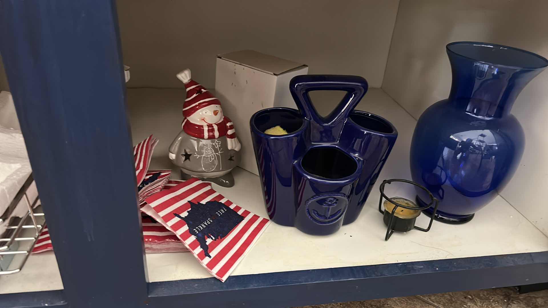 Photo 1 of CONTENTS OF CABINET