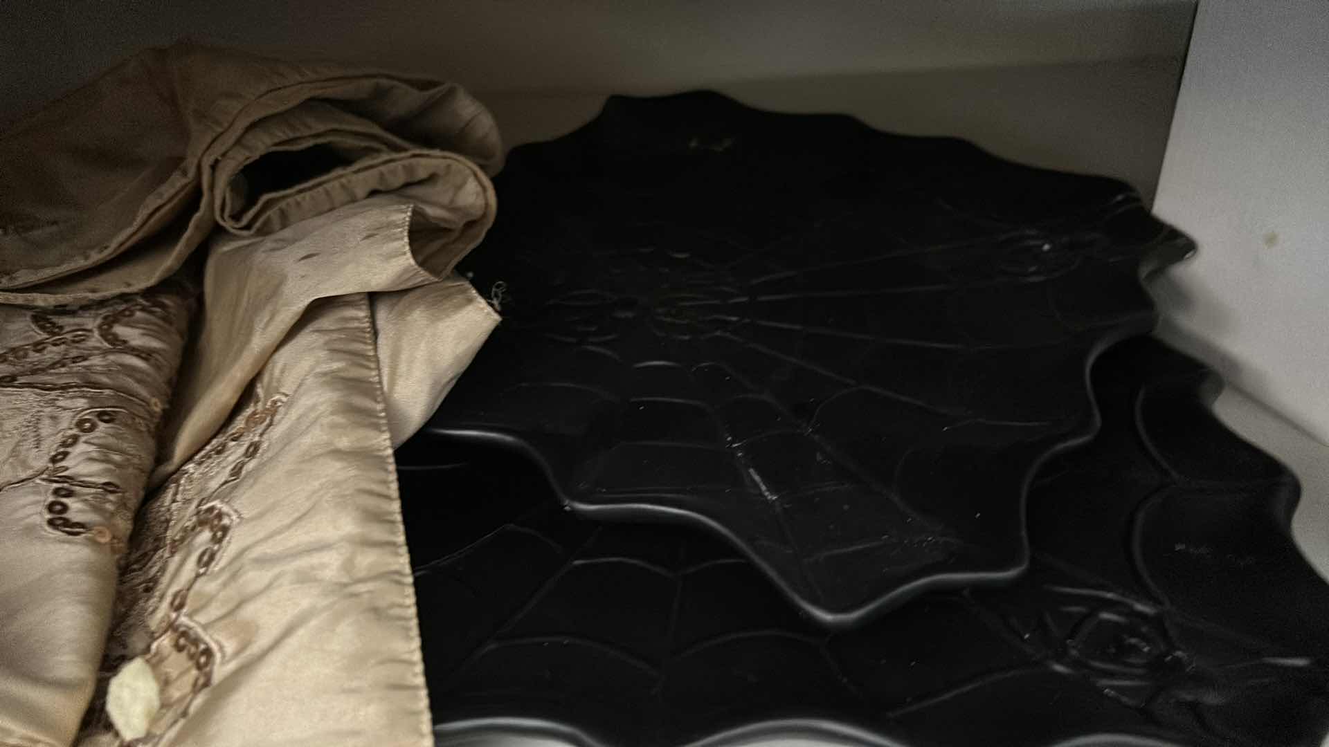Photo 1 of CONTENTS OF CABINET