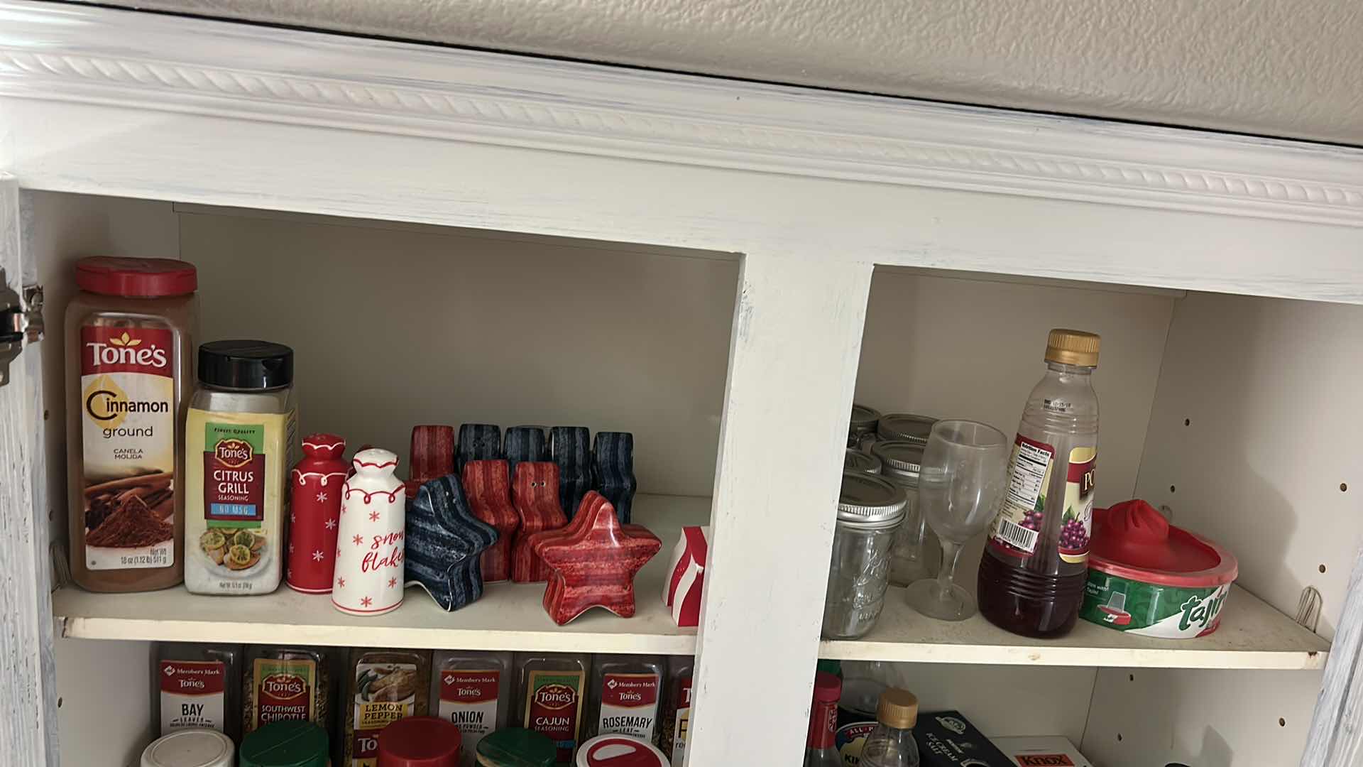 Photo 1 of CONTENTS OF CABINET