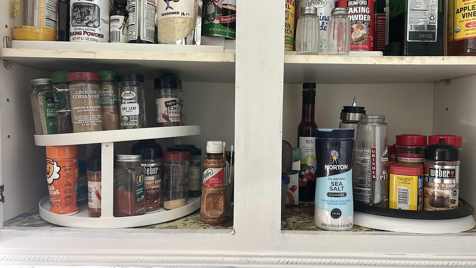 Photo 1 of CONTENTS OF CABINET