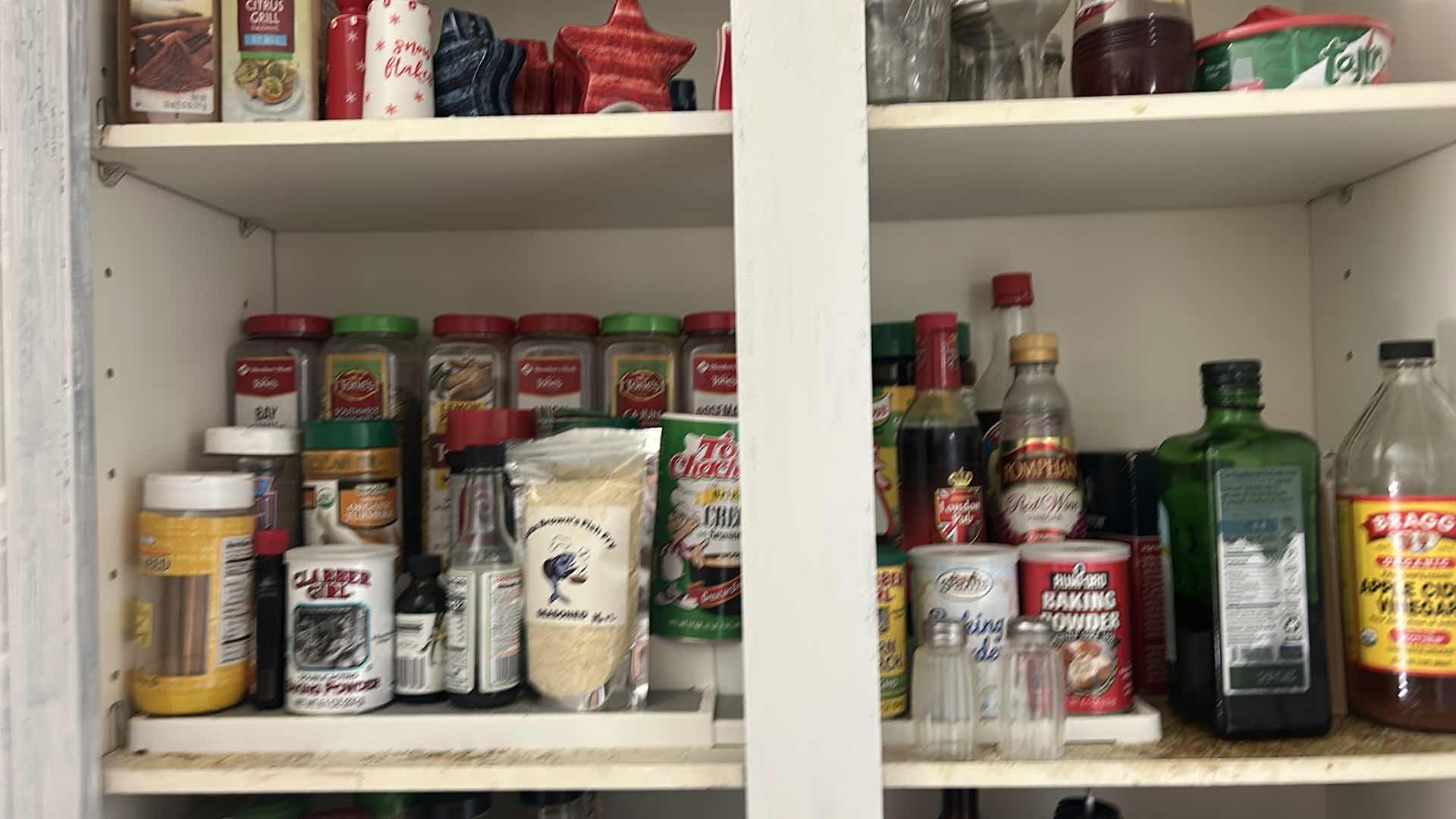 Photo 1 of CONTENTS OF CABINET