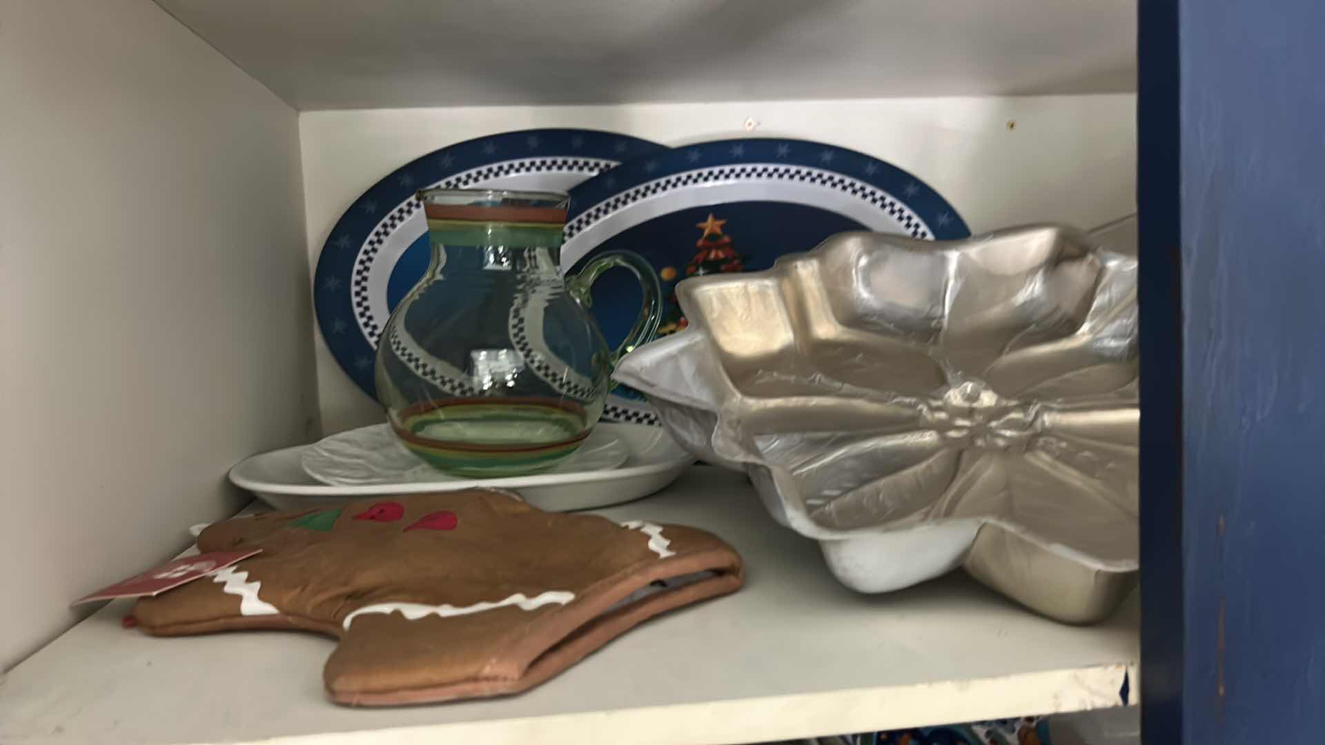 Photo 1 of CONTENTS OF CABINET