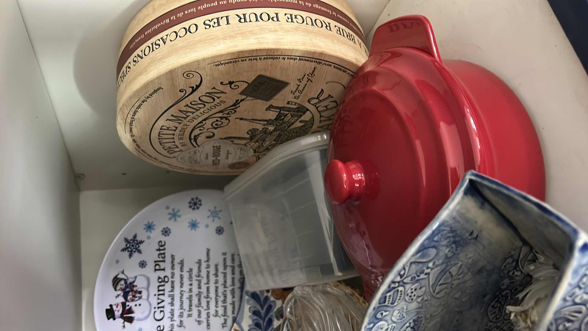 Photo 1 of CONTENTS OF CABINET
