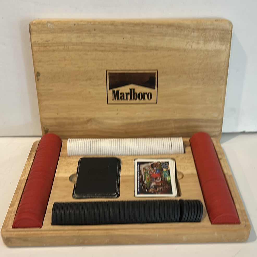 Photo 1 of MARLBORO POKER CLAY CHIP SET