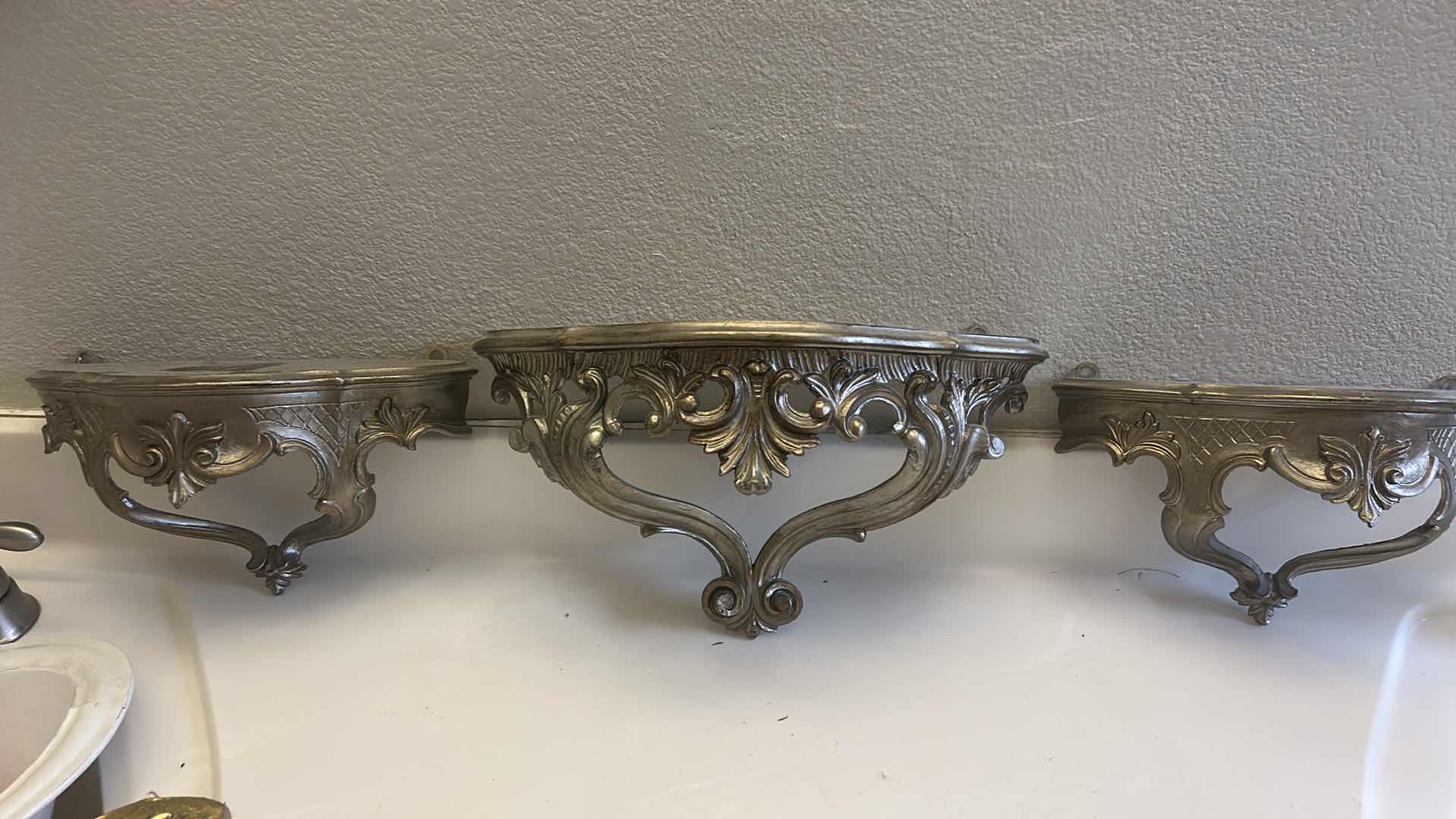 Photo 1 of 6 PC - ORNATE GOLD RESIN HOME DECOR WALL SCONCE SHELVES AND ANGELS ( LARGEST 14.5” X 6.5” X H8”)