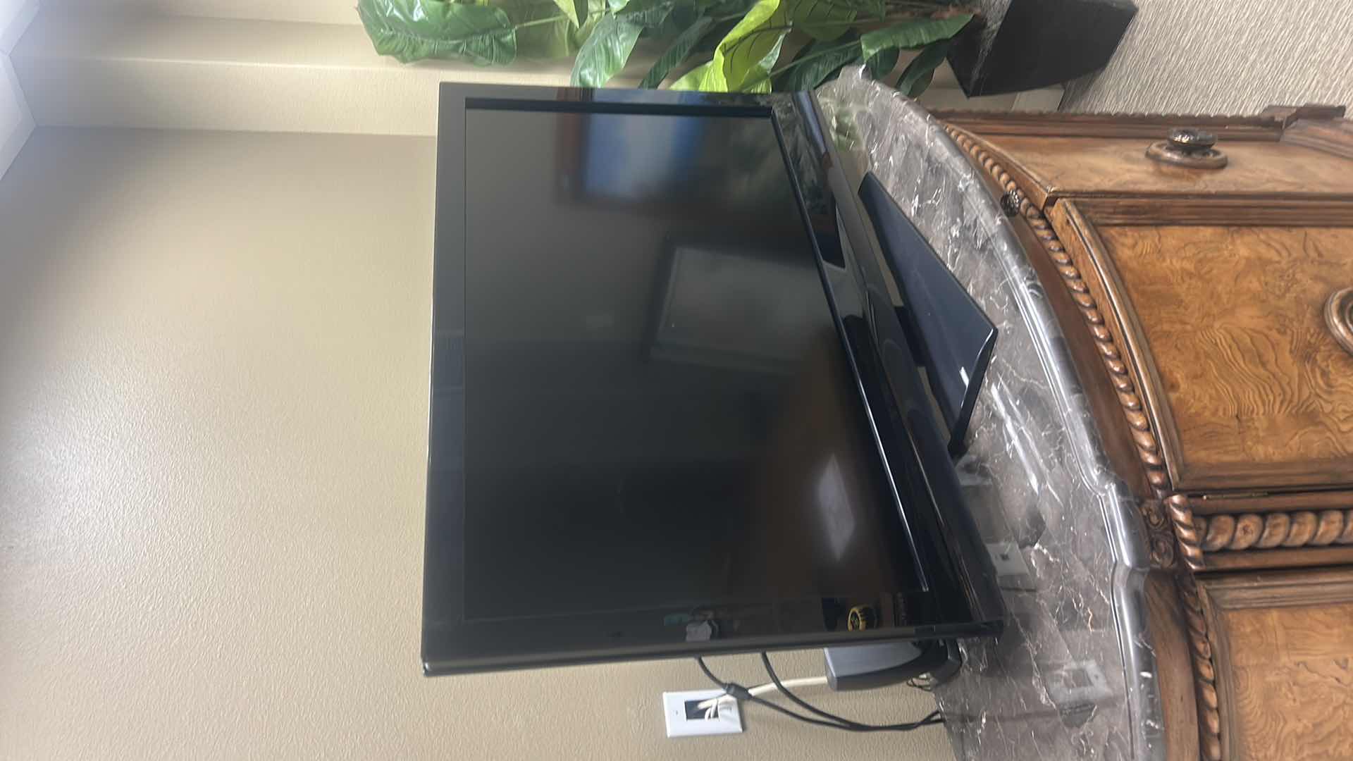 Photo 1 of INSIGNIA 42” LCD TV WITH REMOTE