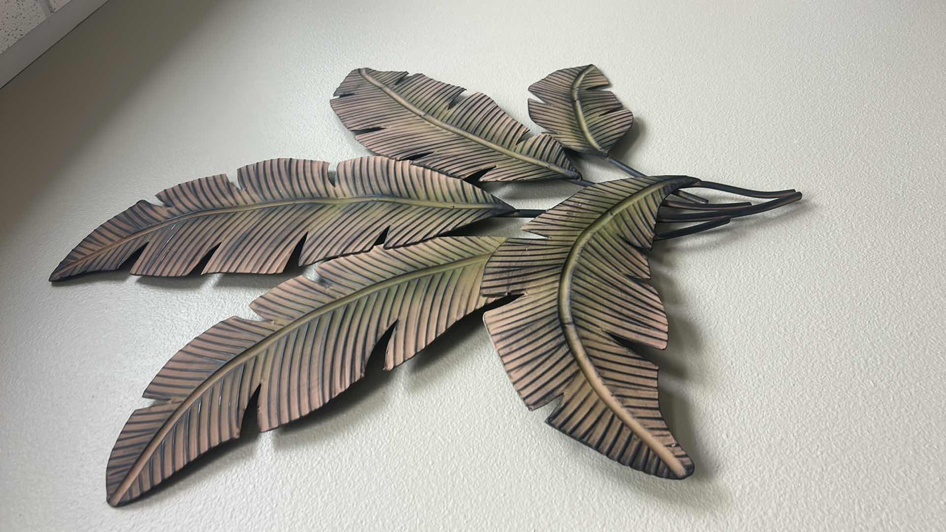 Photo 1 of METAL PALM TREE LEAVES WALL DECOR 34“ x H35“