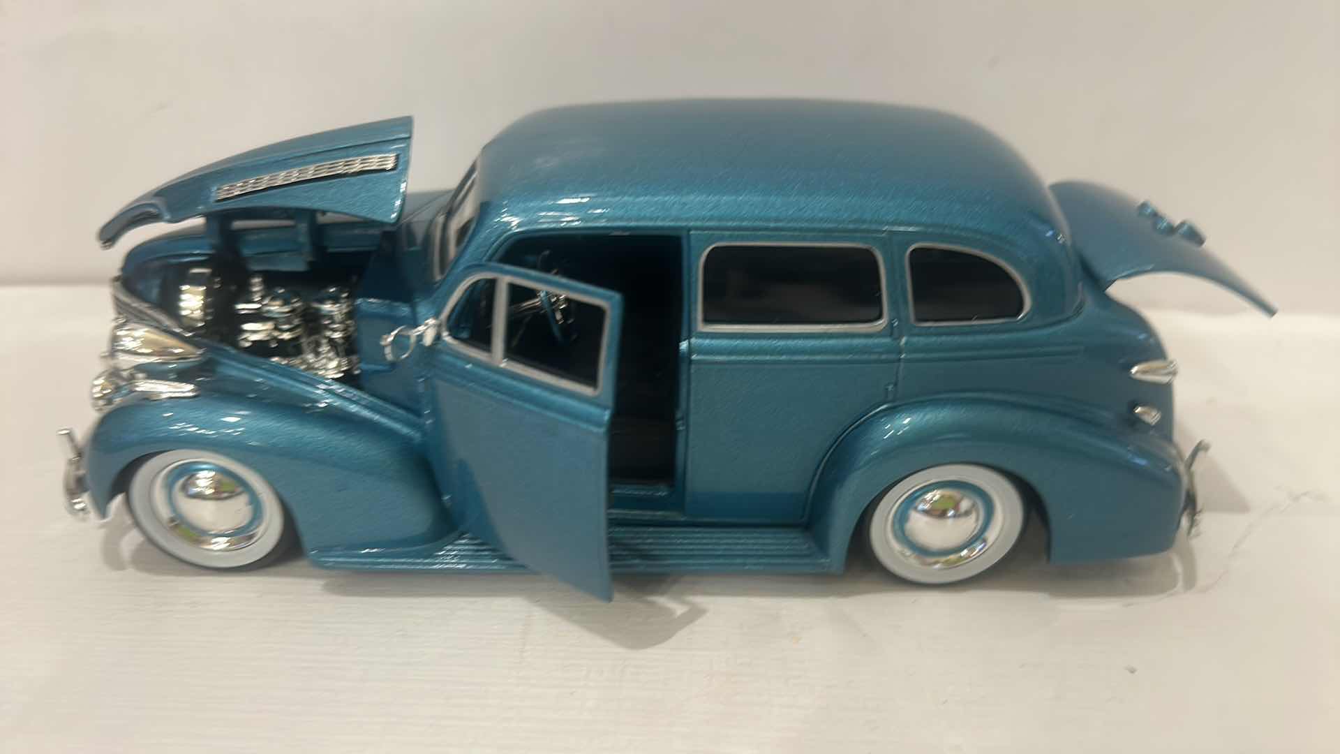 Photo 1 of DIE-CAST MODEL OF A 1939 CHEVROLET MASTER DELUXE 8 1/2” x 3”