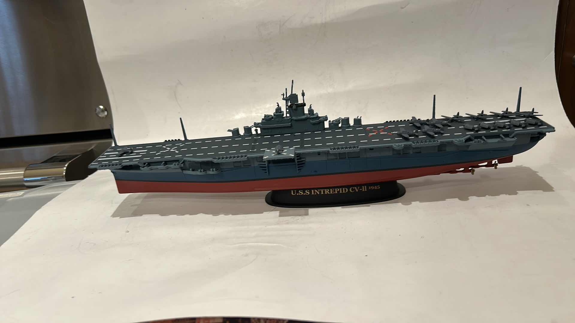 Photo 1 of GEARBOX MODEL OF USS INTREPID CV-11 1945 BATTLESHIP AIRCRAFT CARRIER, 15” LONG