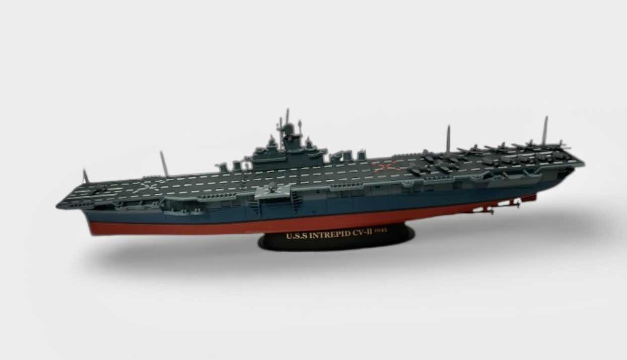 Photo 1 of GEARBOX MODEL OF USS INTREPID CV-11 1945 BATTLESHIP AIRCRAFT CARRIER, 15” LONG